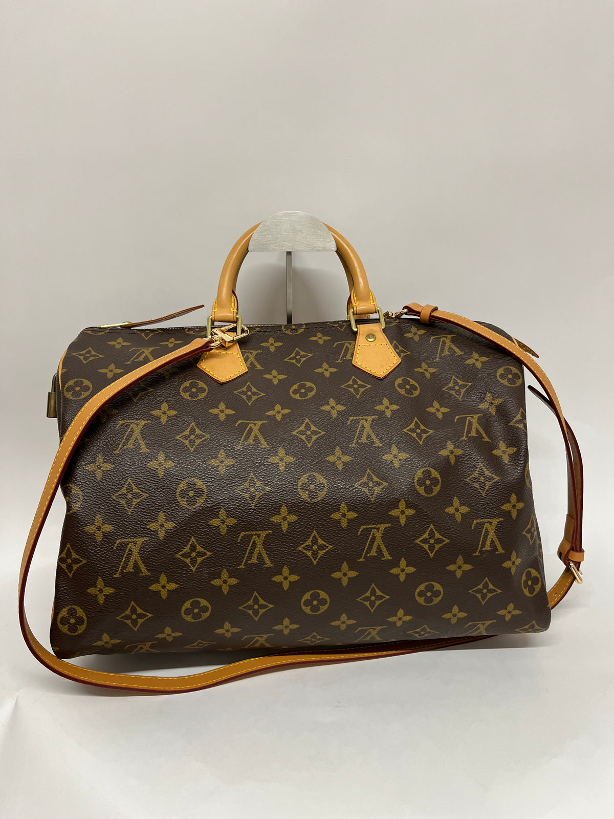 Louis Vuitton Speedy 35 Lona Monogram