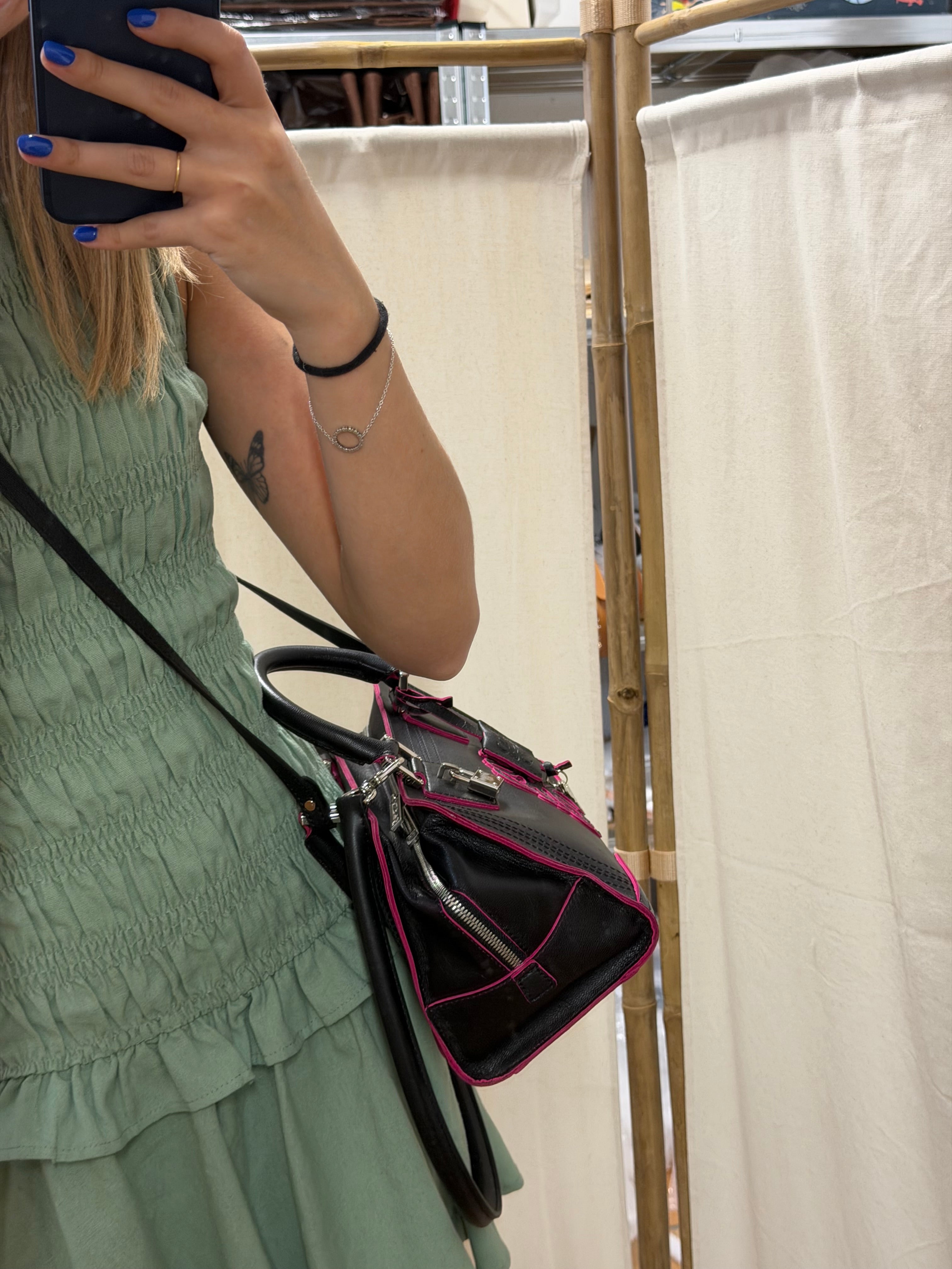 Loewe amazona negro y rosa 28 con 2 bandoleras