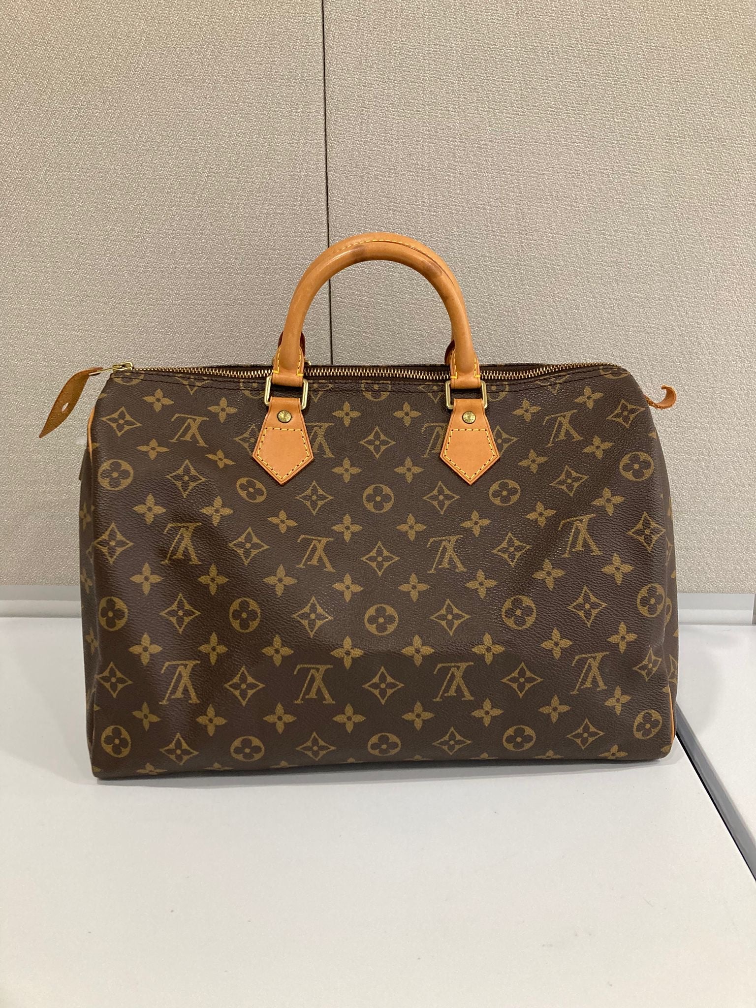 Louis Vuitton speedy 35 monogram canvas