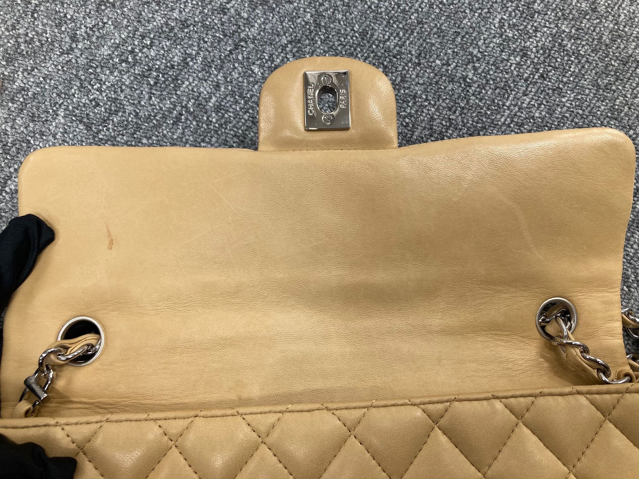 Chanel Single flap beige y plata