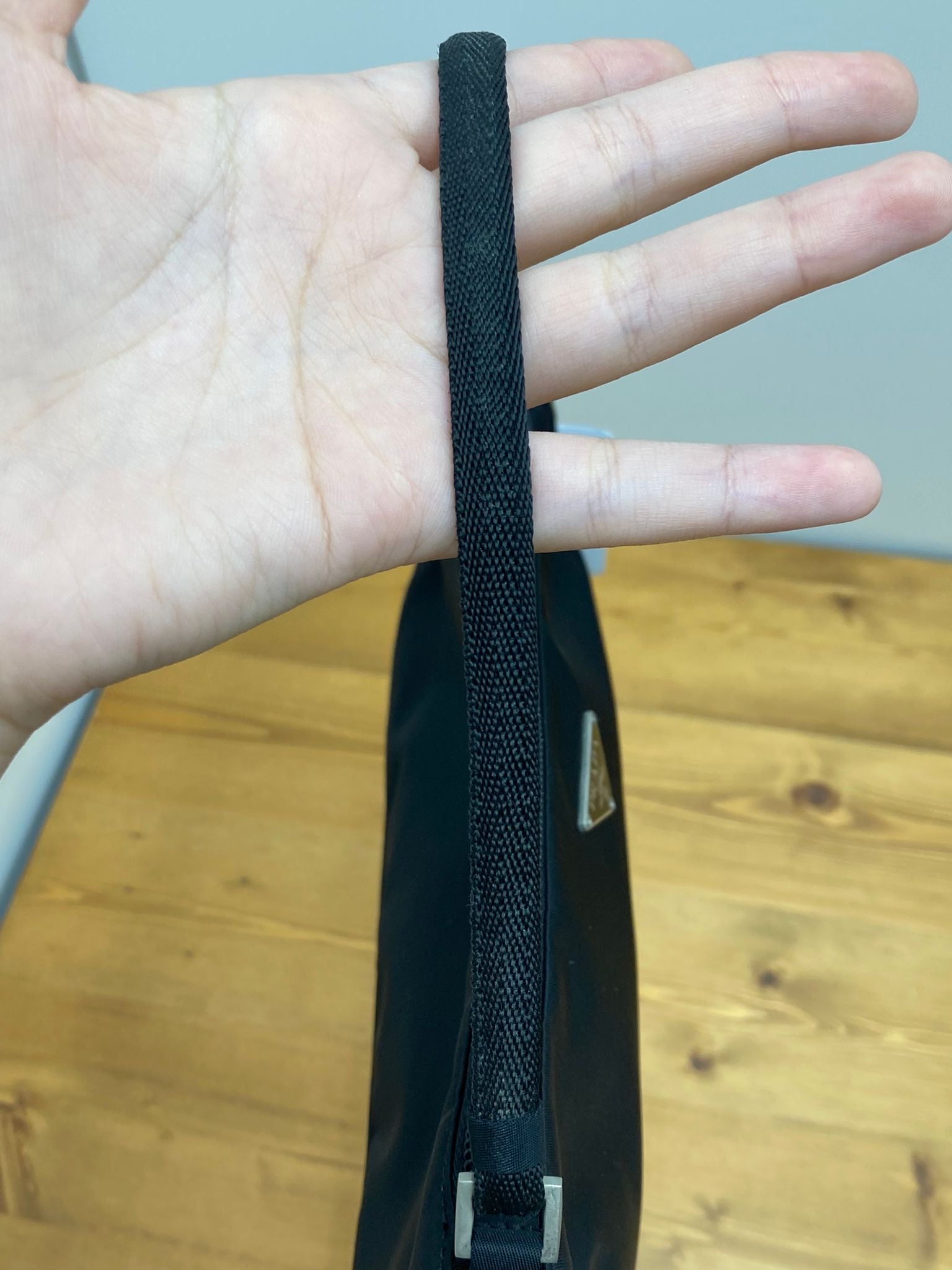 Prada hobo nylon negra