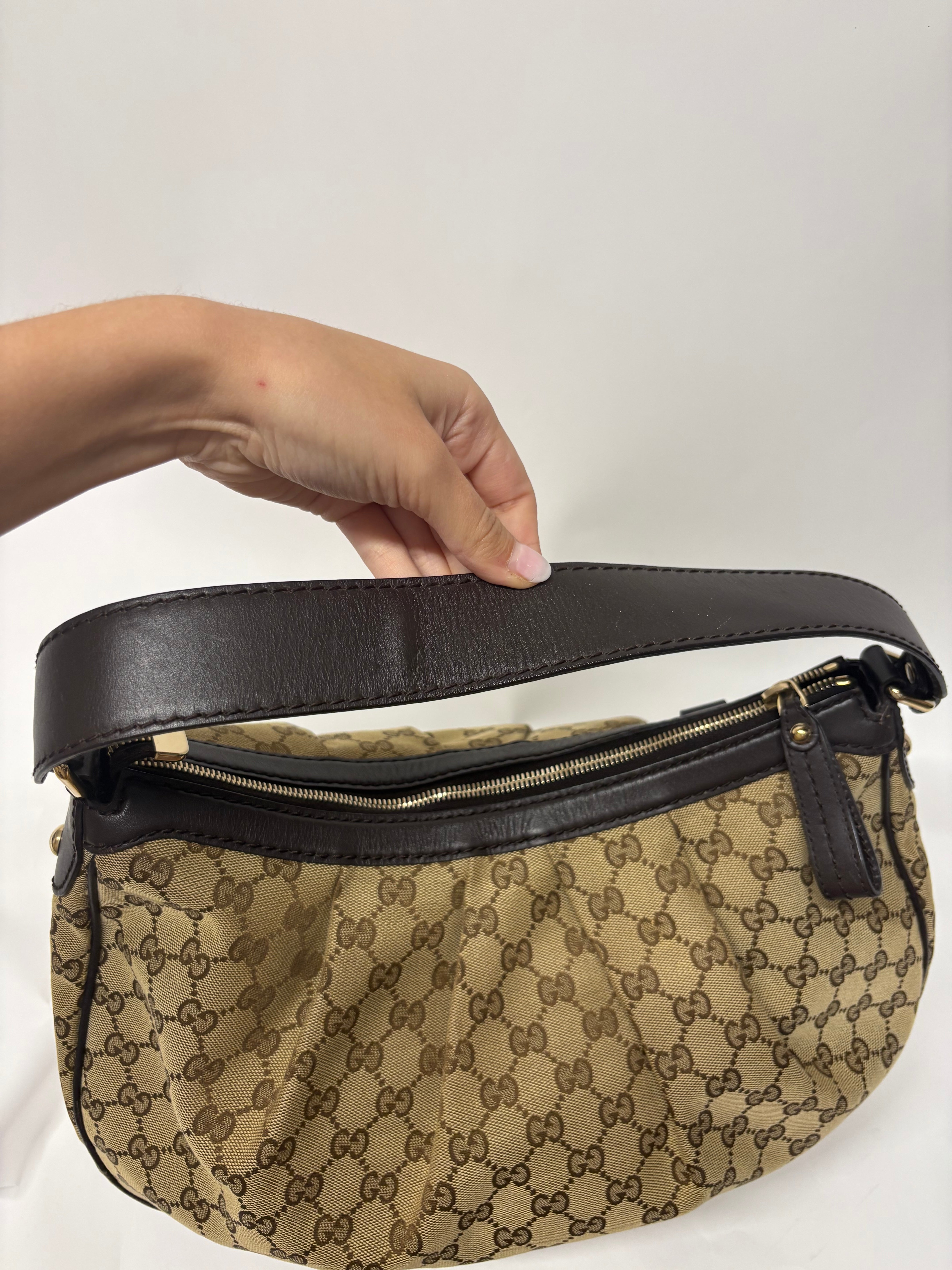Gucci Sukey GG Canvas Hobo XL – Beige y Piel Marrón Oscura