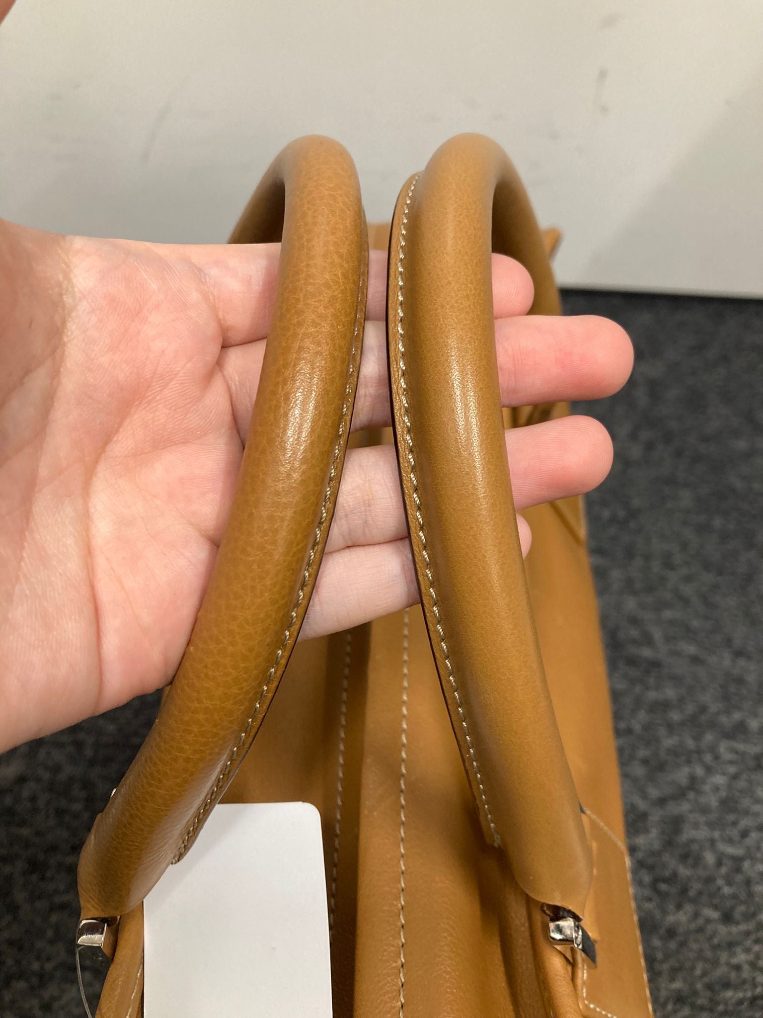 Loewe Amazona 35 en piel marrón camel