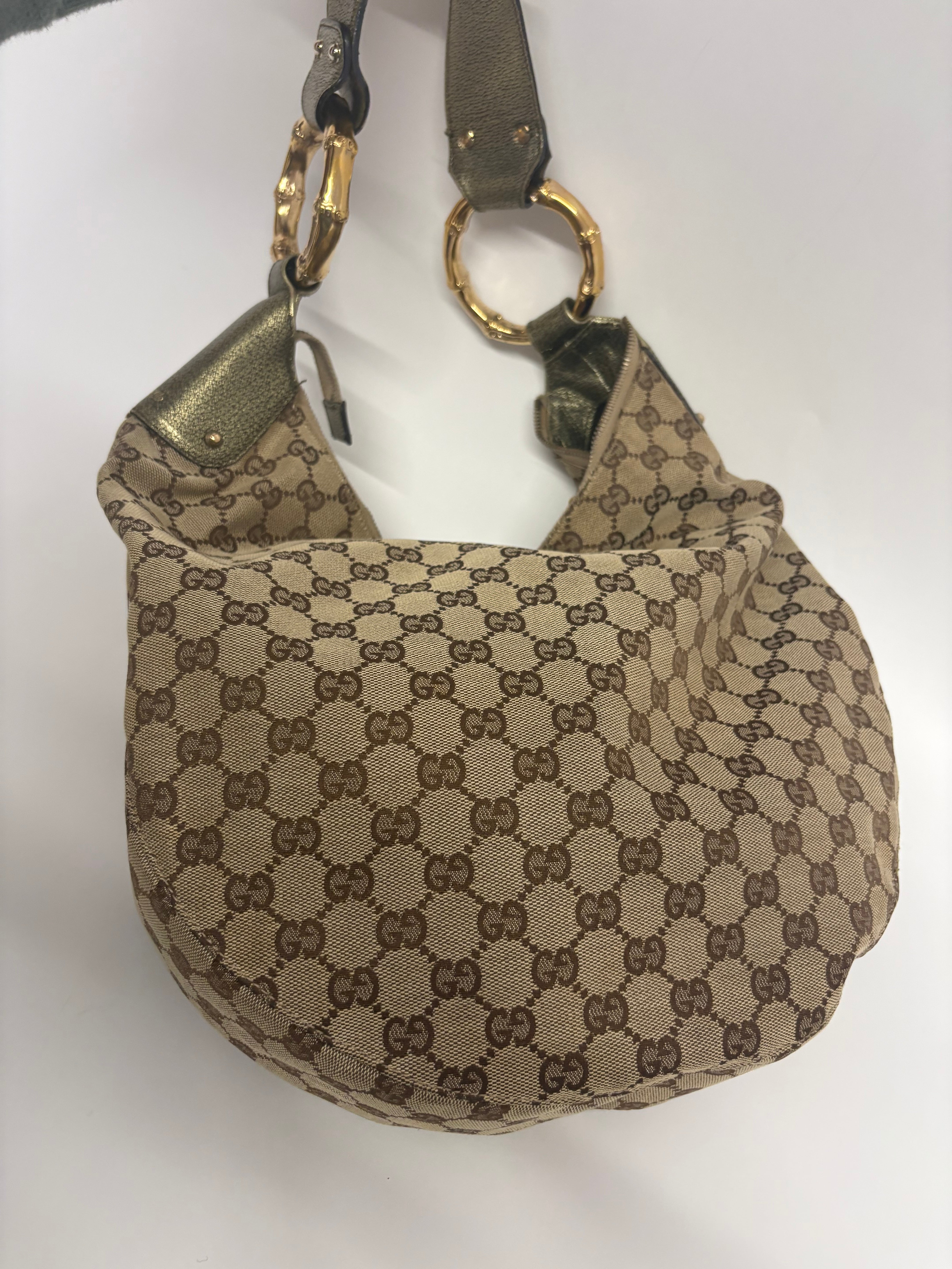 Gucci Bamboo ring GG Canvas con Metal verde metalizado