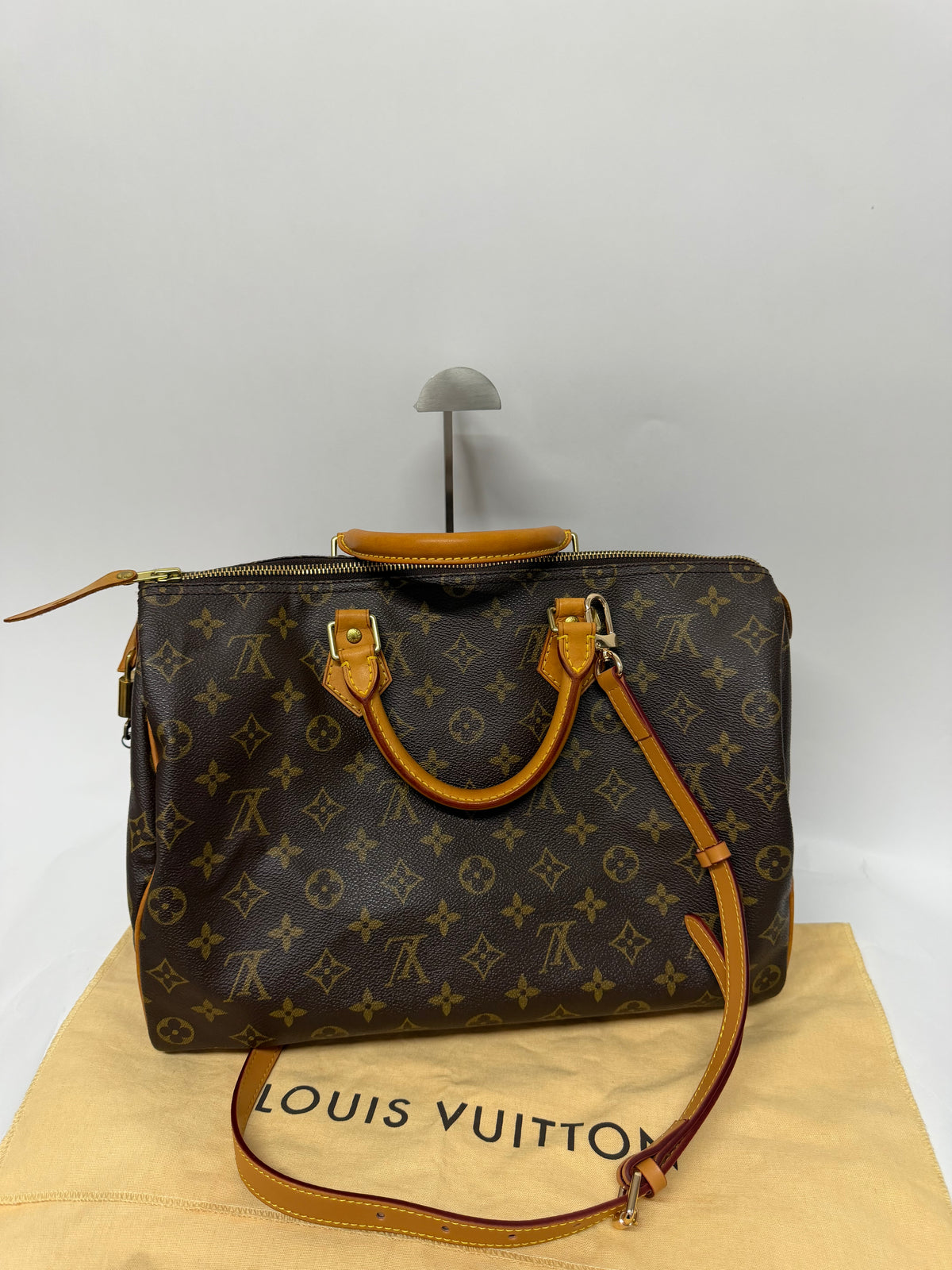 Louis Vuitton Speedy 35 Monogram MB0052