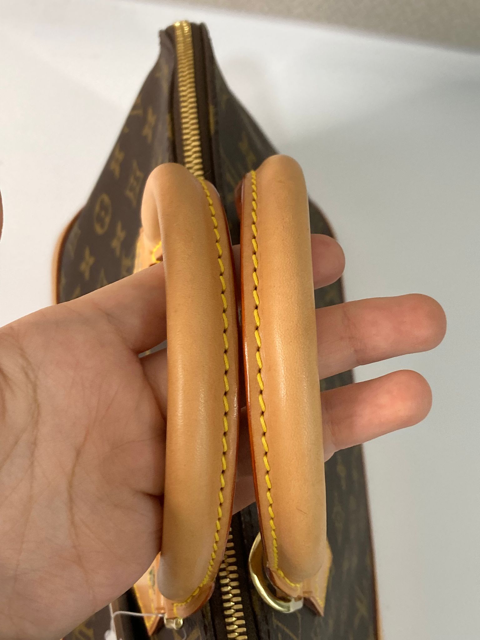 Louis Vuitton alma canvas monogram MM