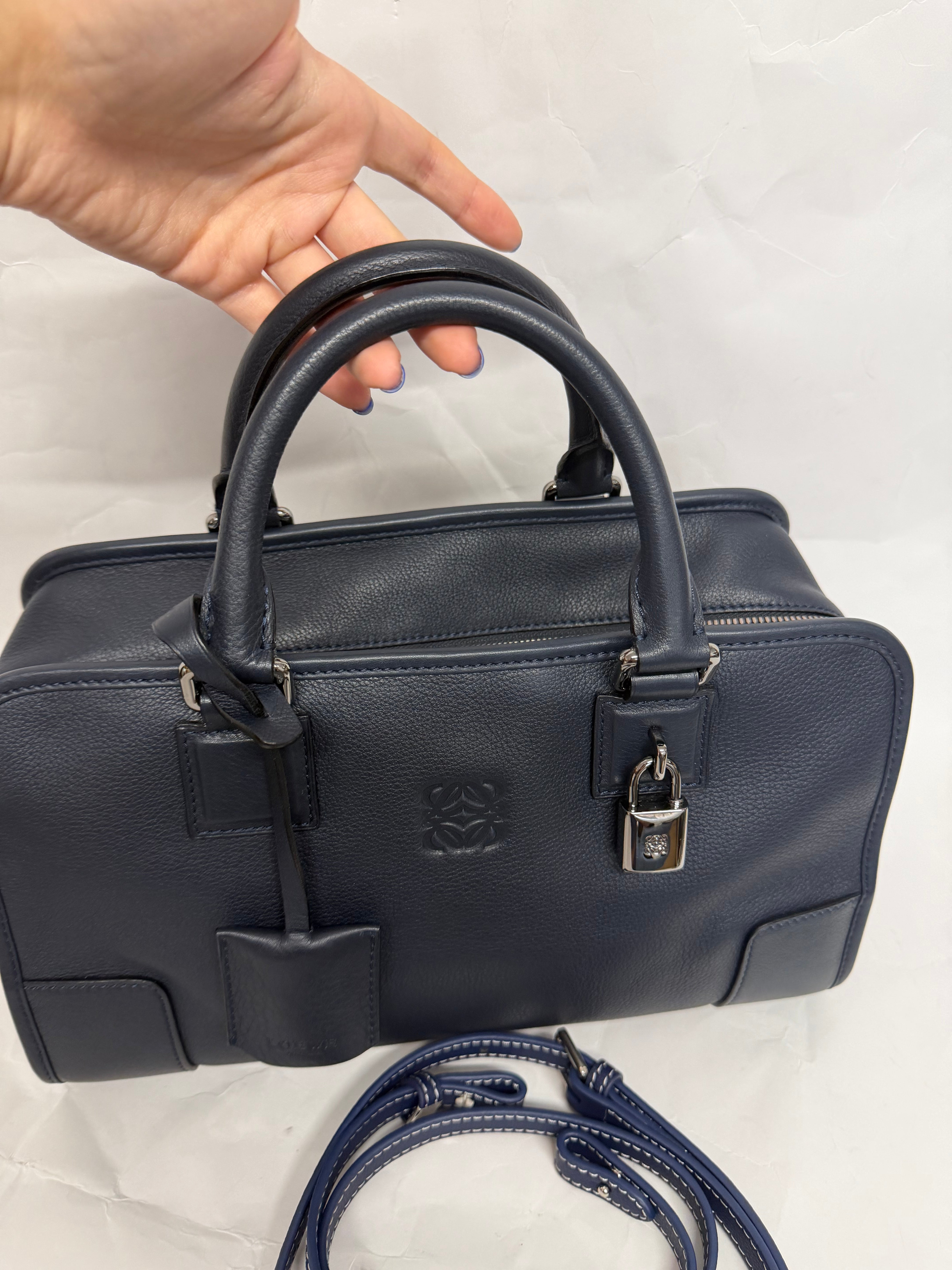 Loewe Amazona 28 Piel Azul Oscuro