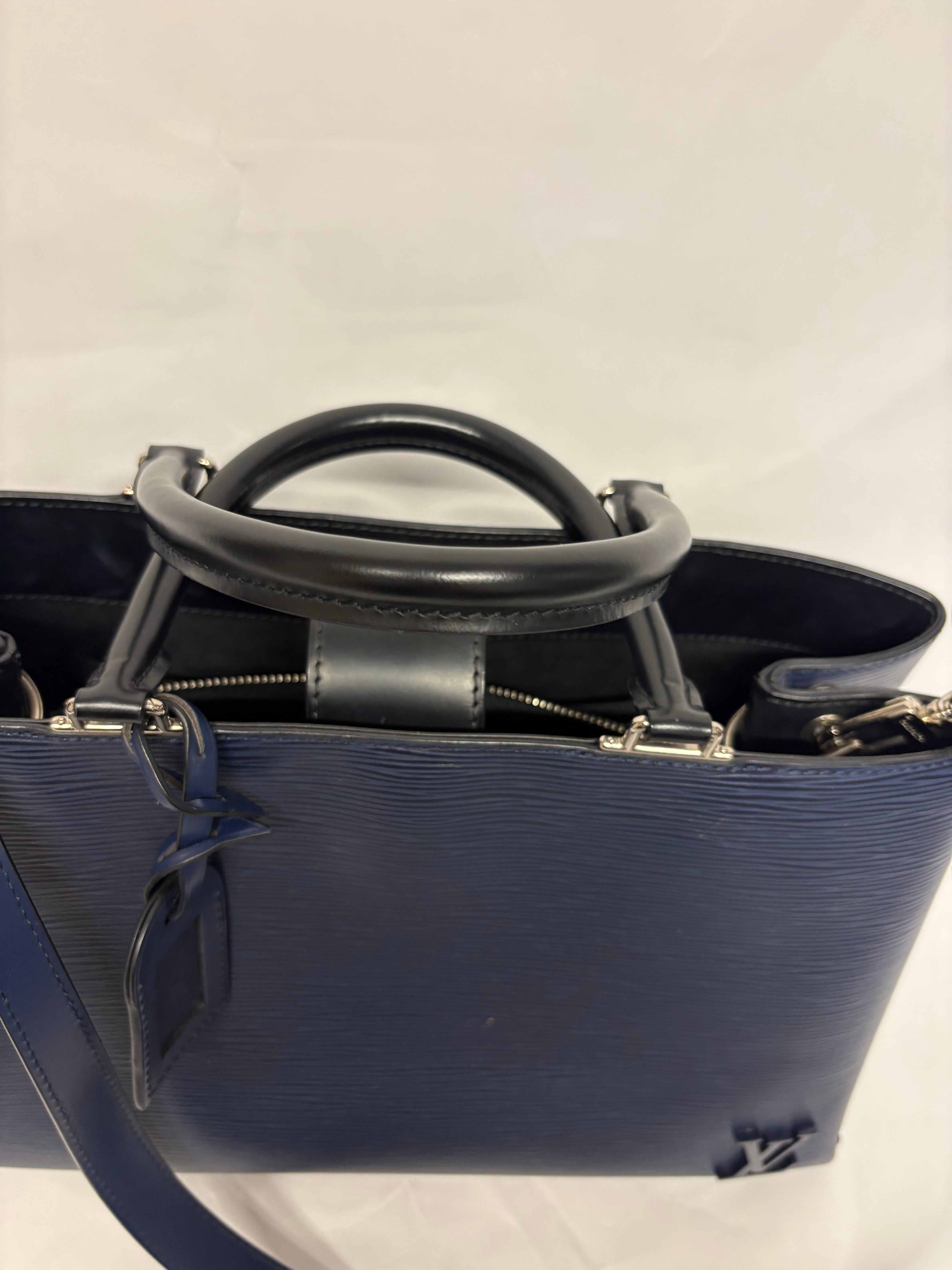 Louis Vuitton Pont-Neuf GM Epi Azul Marino Bandolera