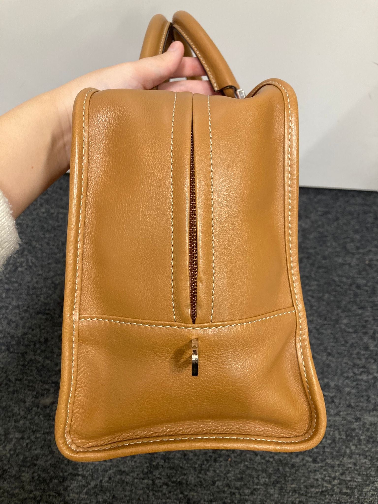 Loewe Amazona 35 en piel marrón camel
