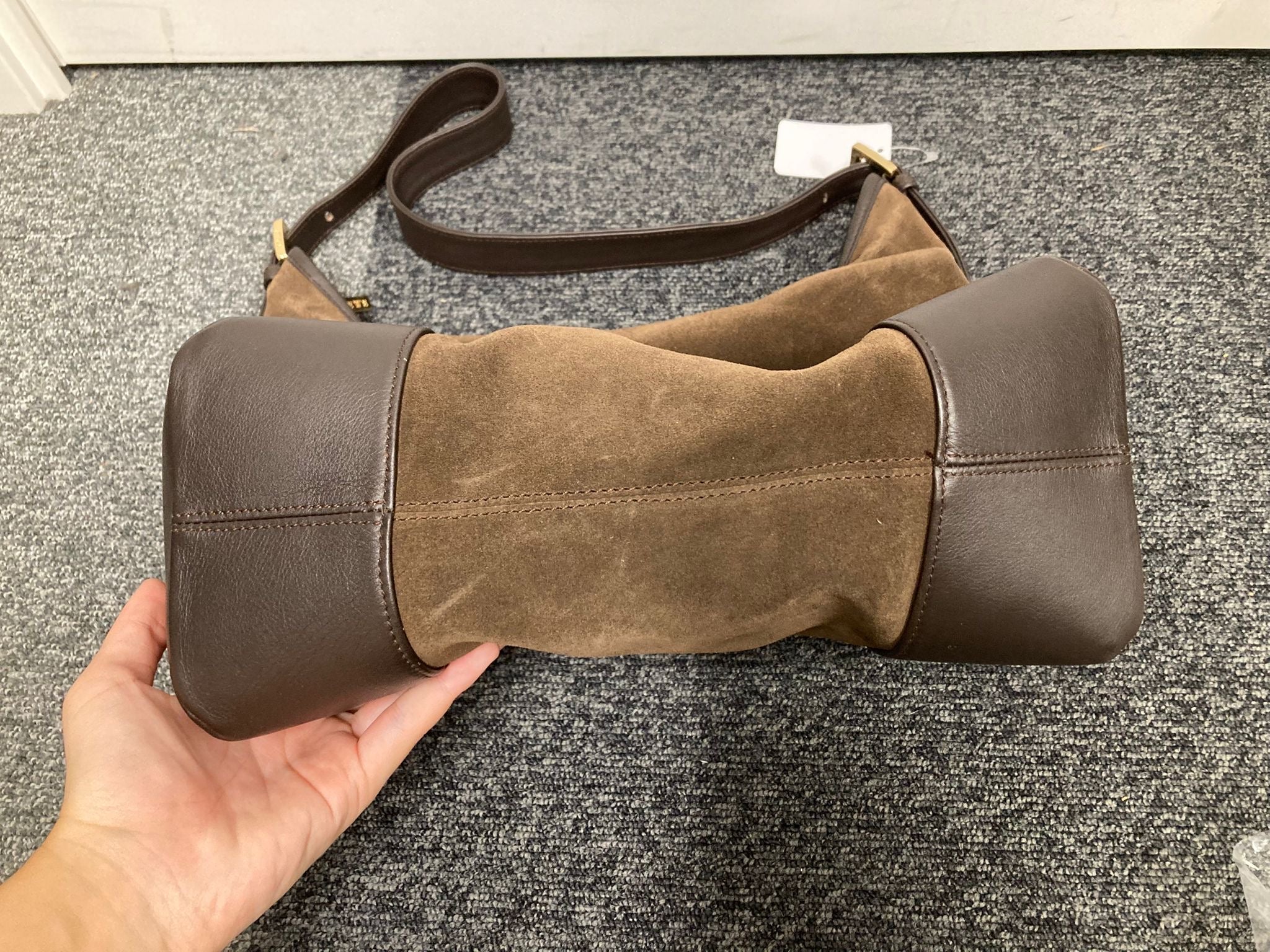 Loewe Bolso al Hombro en Ante Marrón Chocolate y Piel Lisa