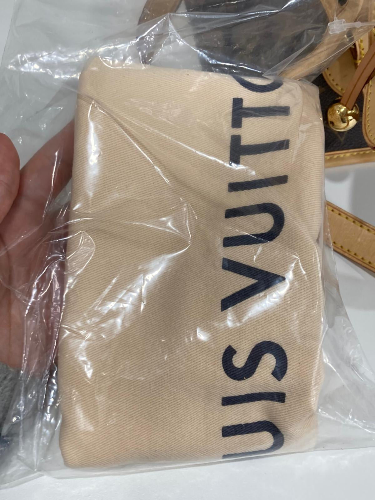 Louis Vuitton bandolera long