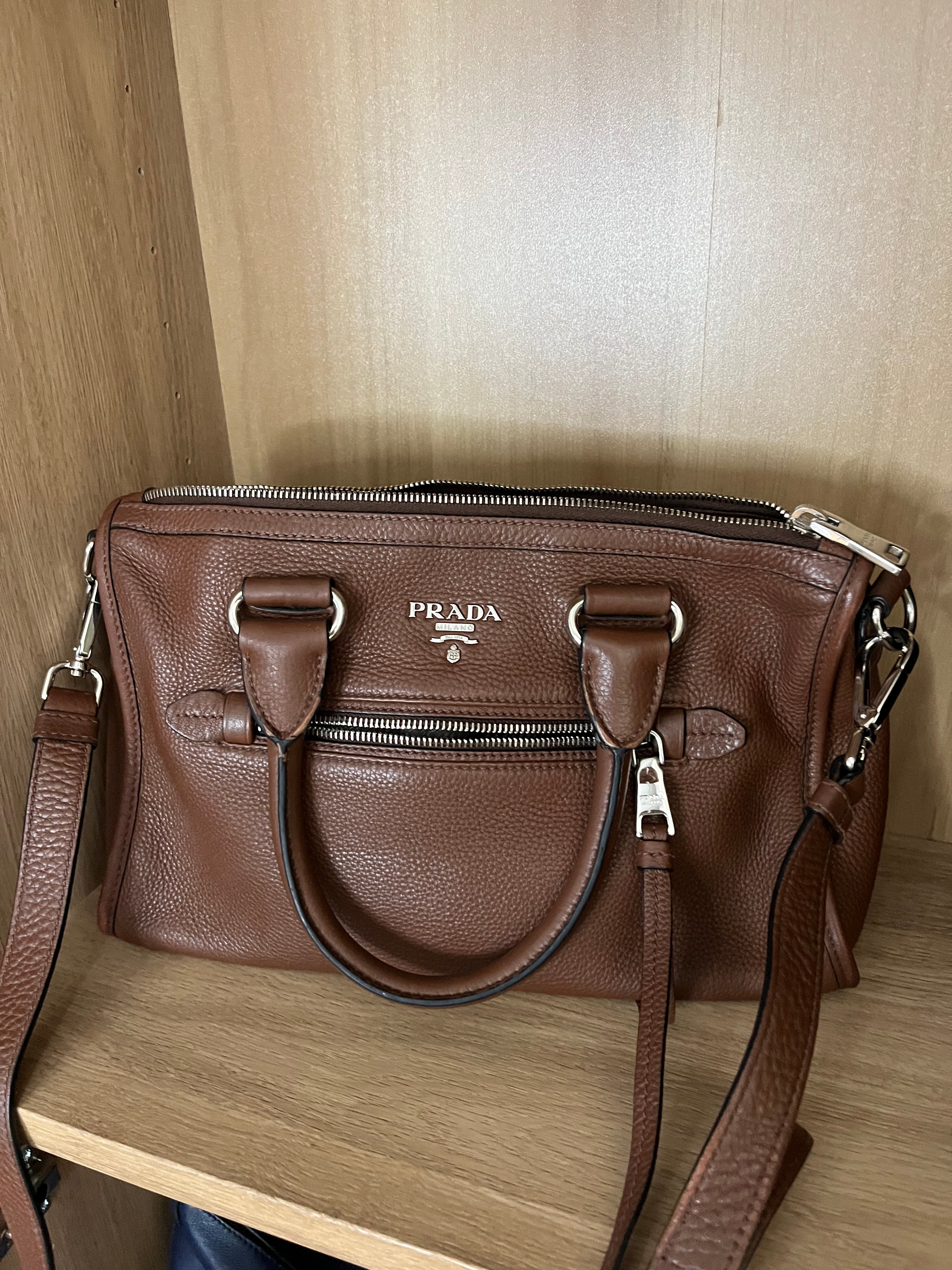 Prada bandolera marrón