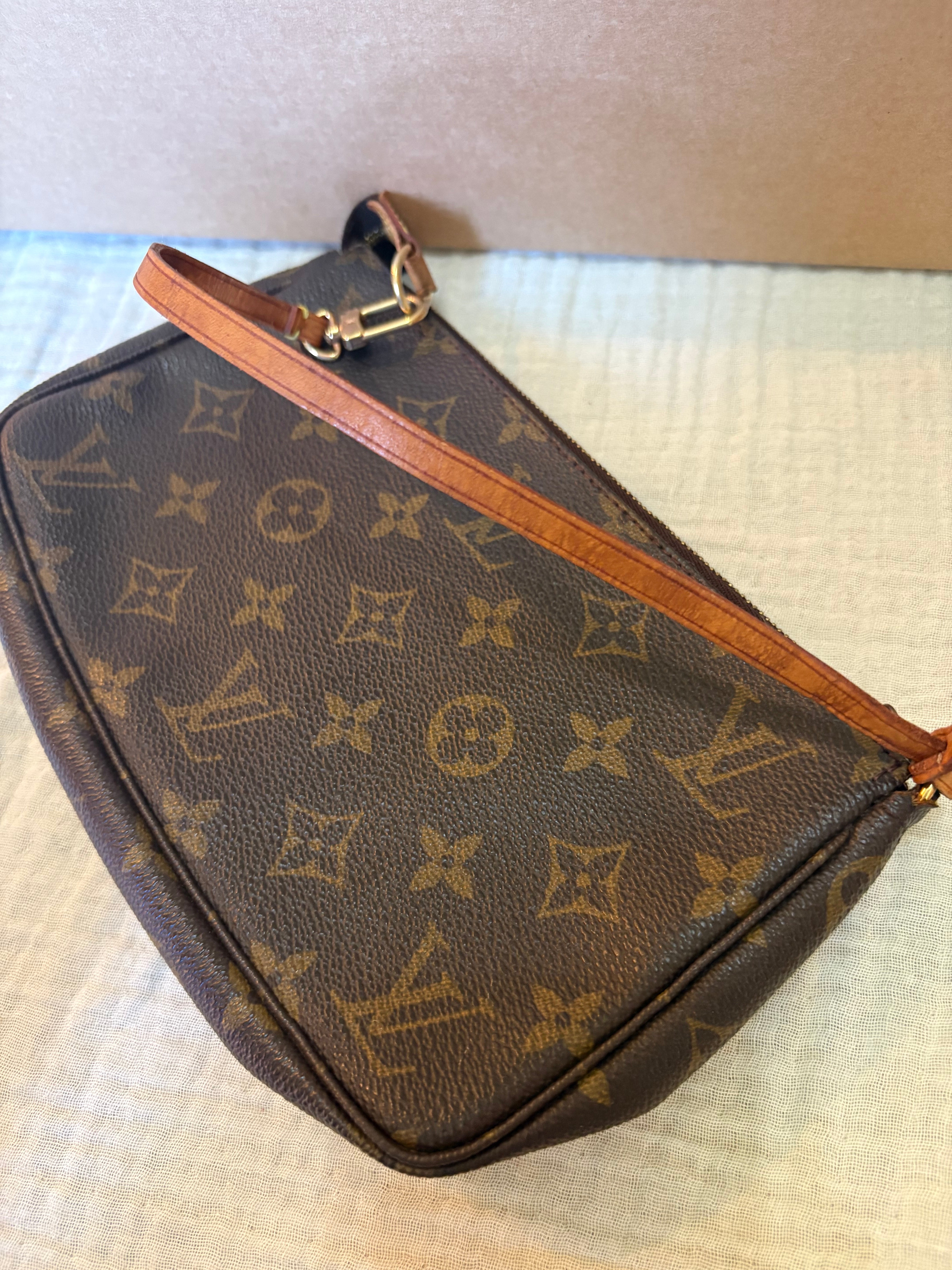 Louis Vuitton Pochette vintage