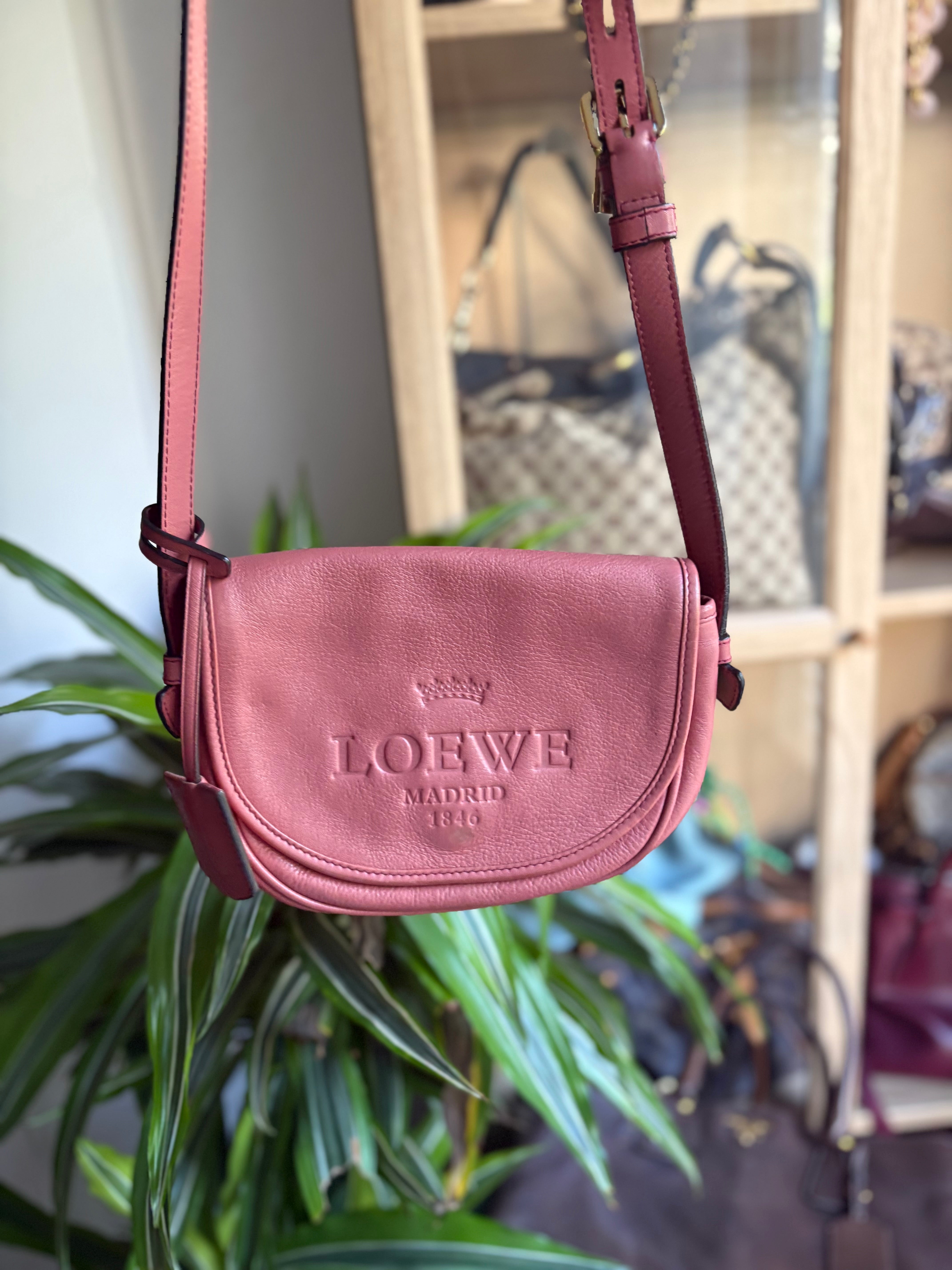 Loewe Heritage Bandolera Rosa