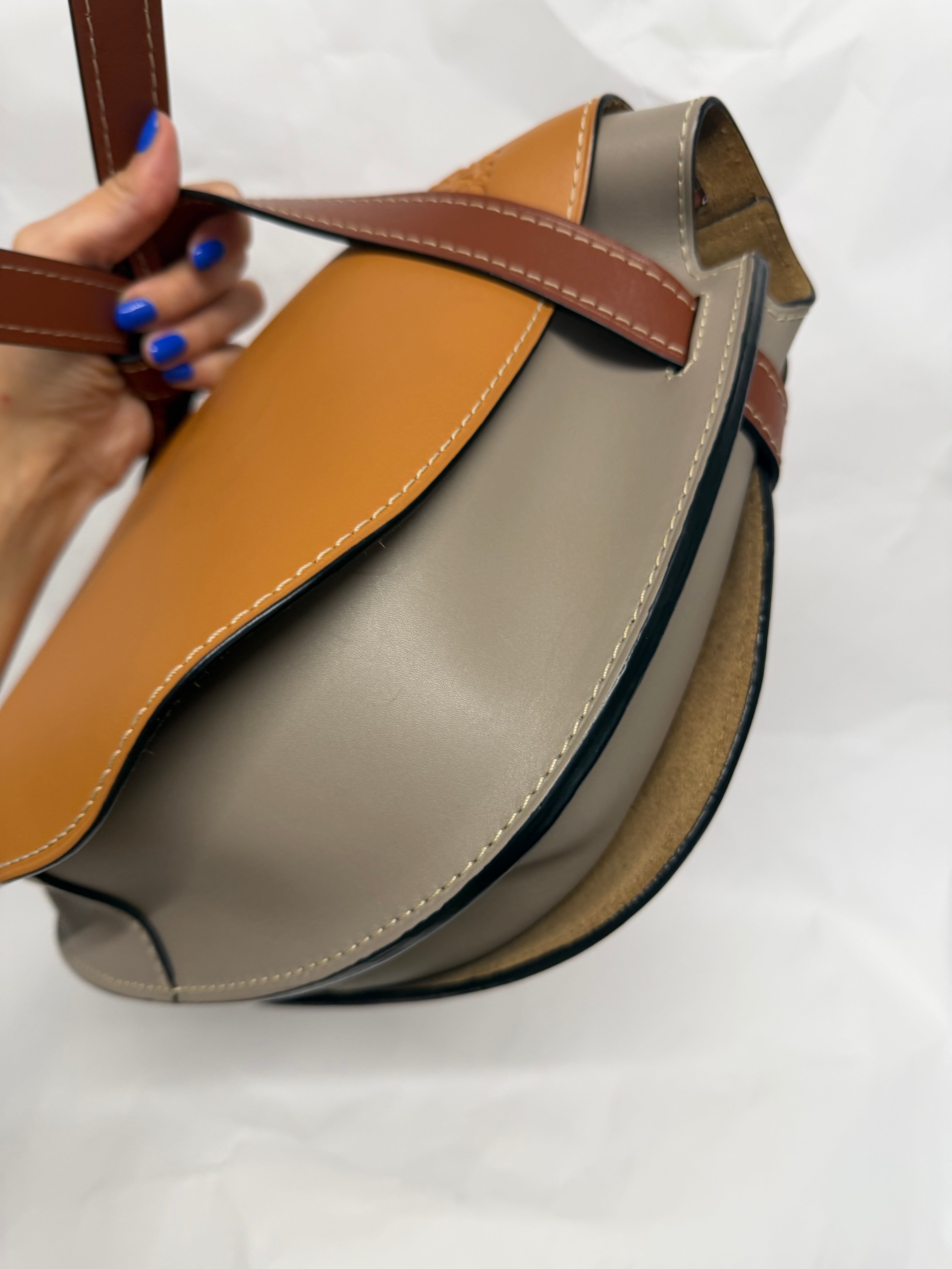 Loewe gate tricolor grande bandolera