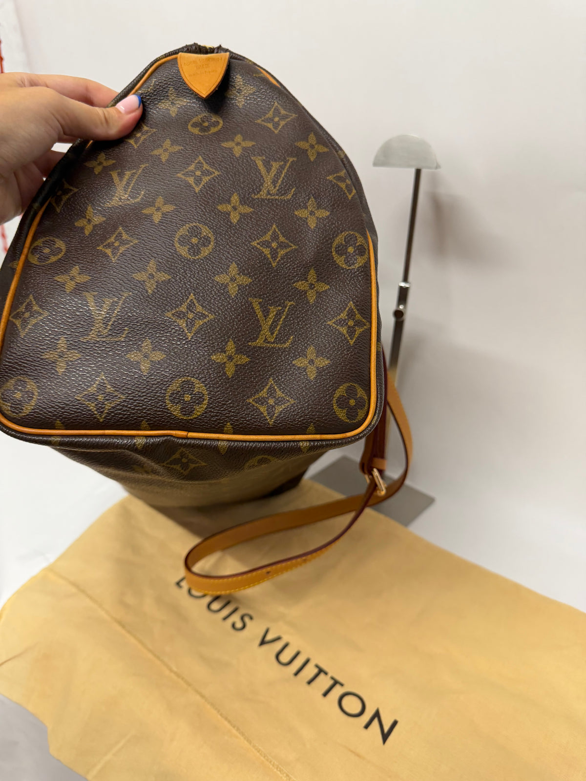 Louis Vuitton Speedy 35 Monogram MB0052