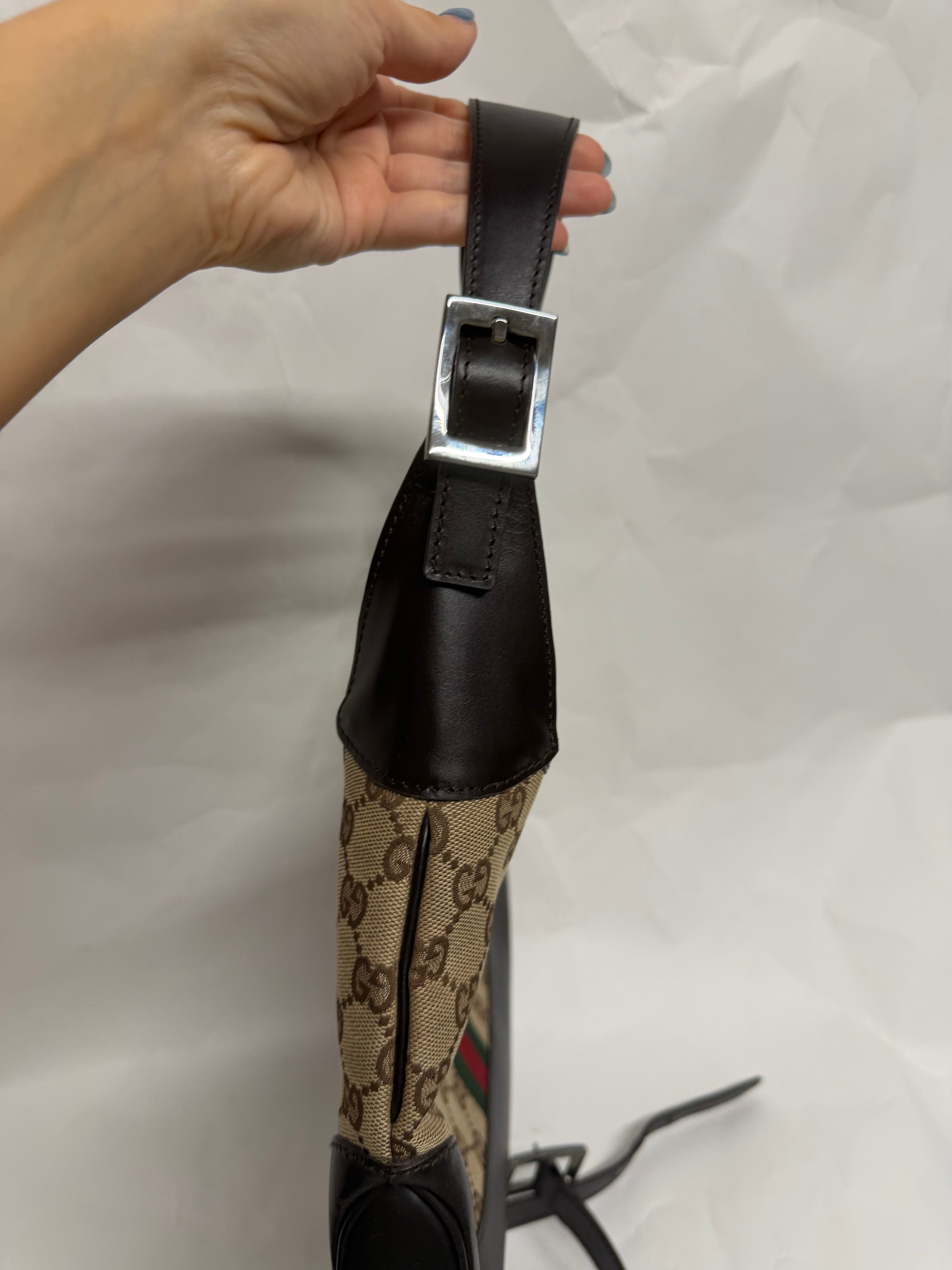 Gucci Jackie GG Canvas Web pequeña con bandolera