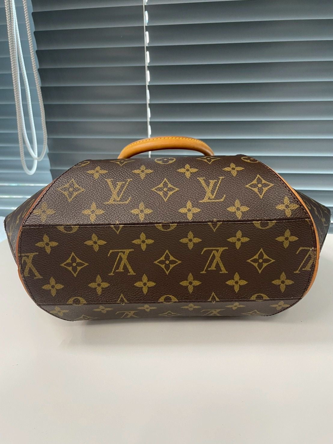 Louis Vuitton Ellipse MM Monogram