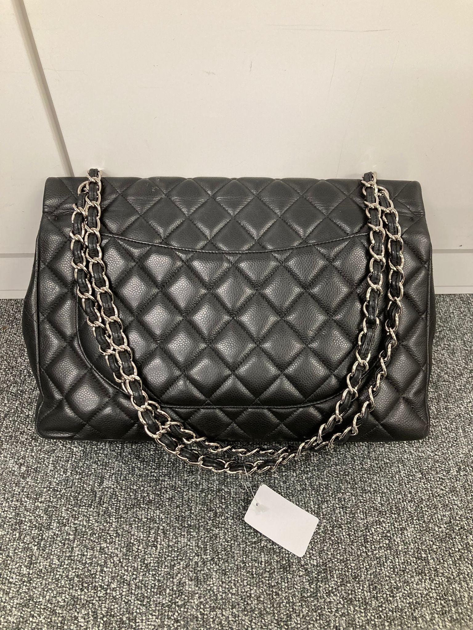 CHANEL Classic Double Flap 34 Caviar Bordeaux con herrajes plateados
