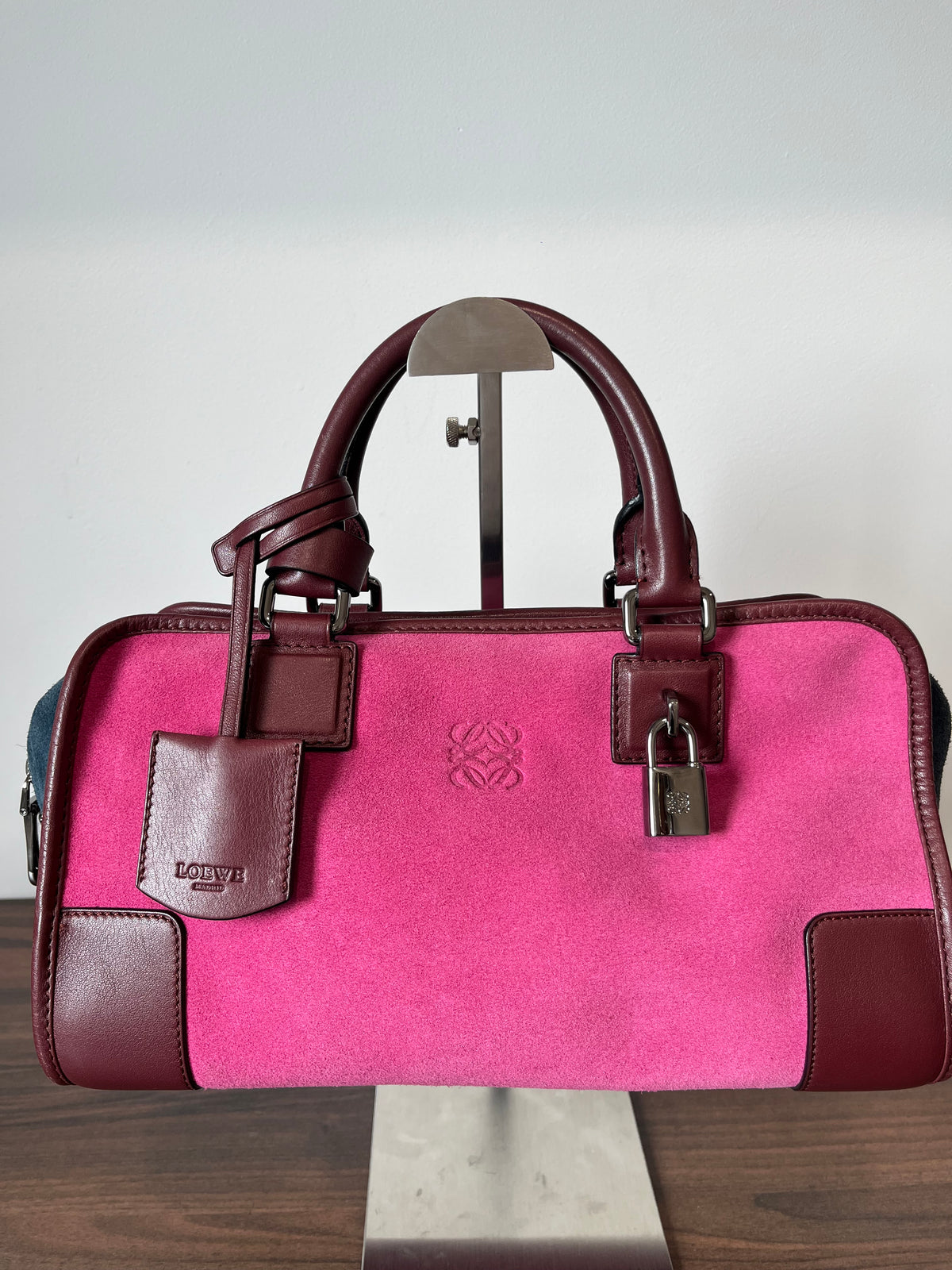 Loewe Amazona 28 Tricolor Ante Fucsia, Azul y Piel Burdeos