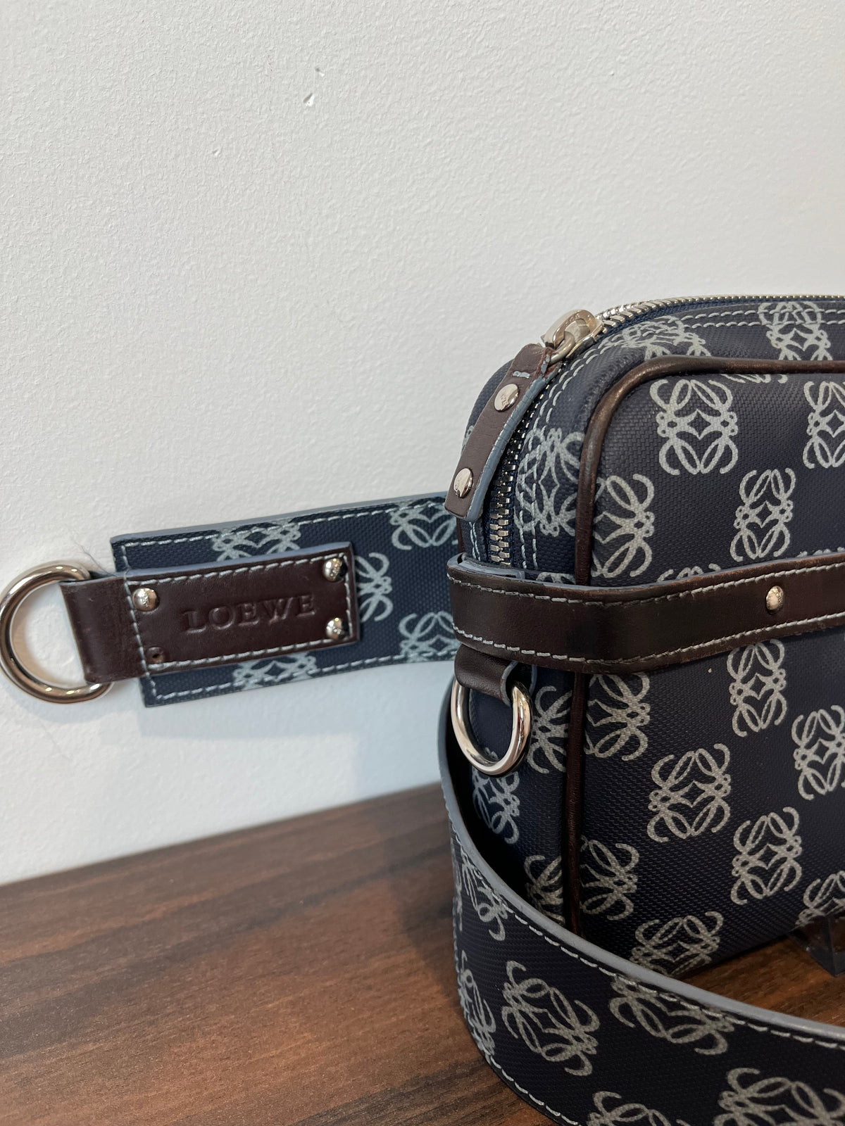 Loewe Belt Bag Jacquard Anagrama Azul Marino · tres en Uno
