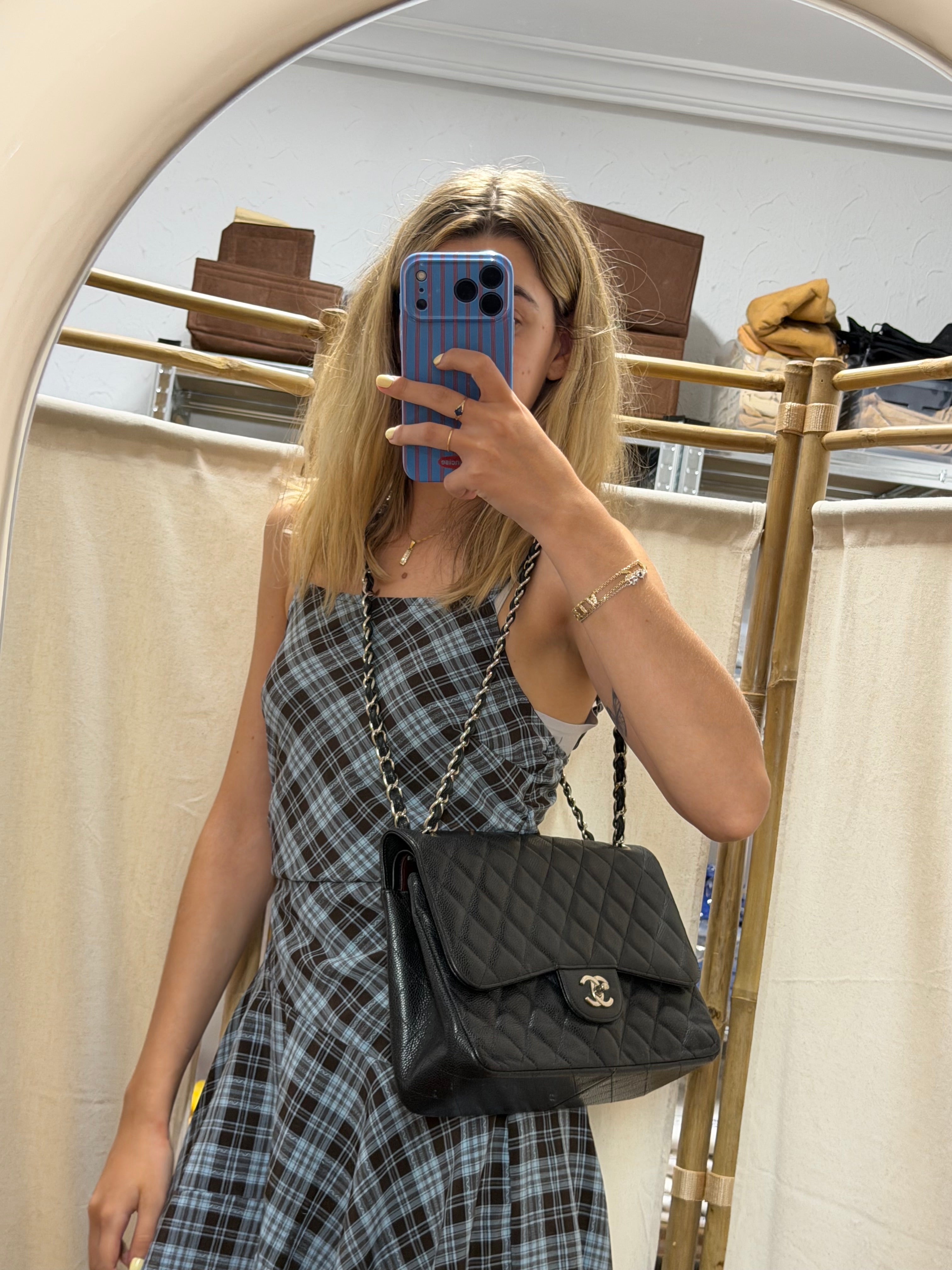 Chanel Jumbo Matelasse Classic Flap Caviar Negro