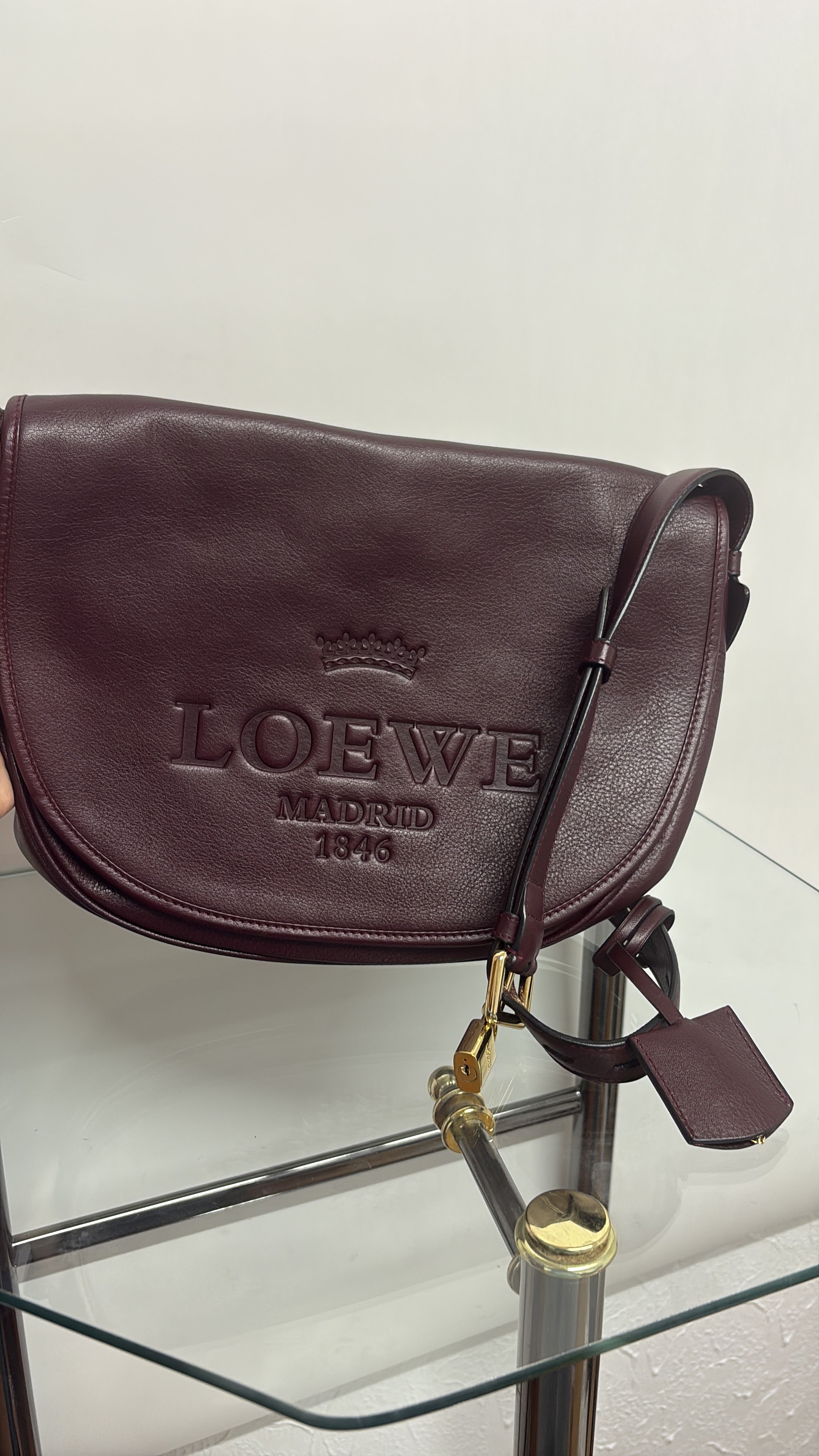 Loewe bandolera heritage grande burdeos