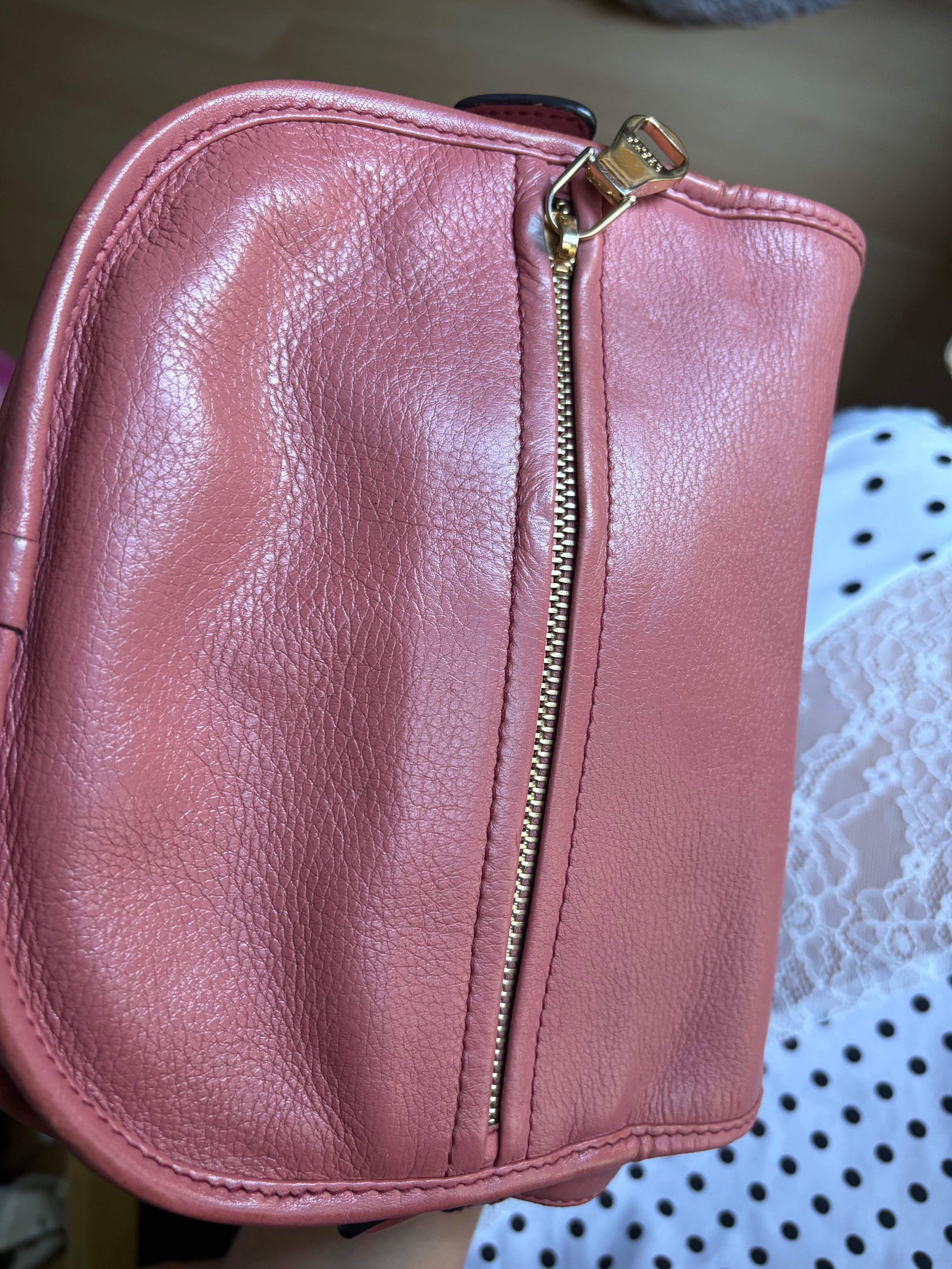 Loewe Heritage Bandolera Rosa