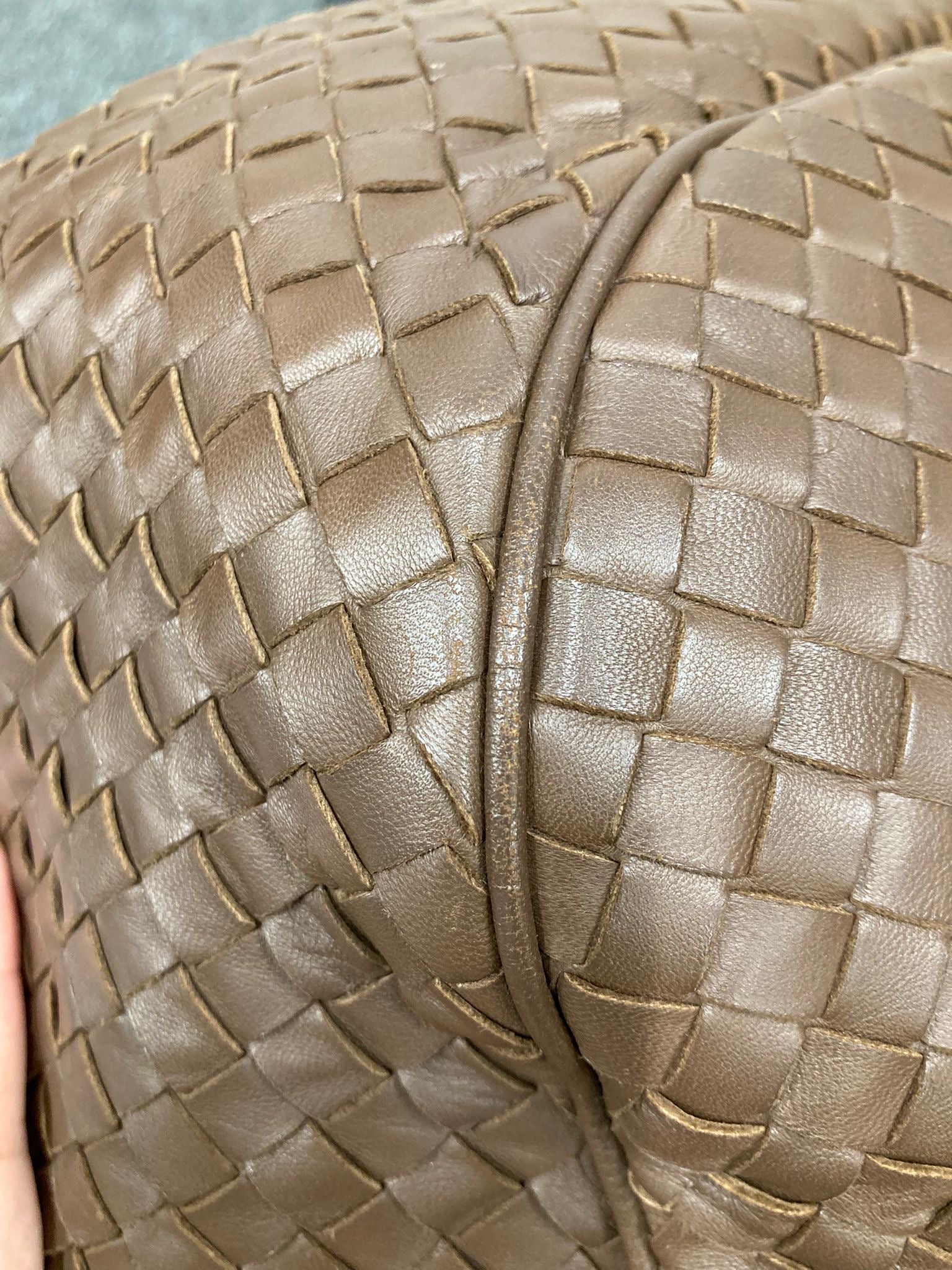 Bottega Veneta Intrecciato Shoulder Bag en piel marrón