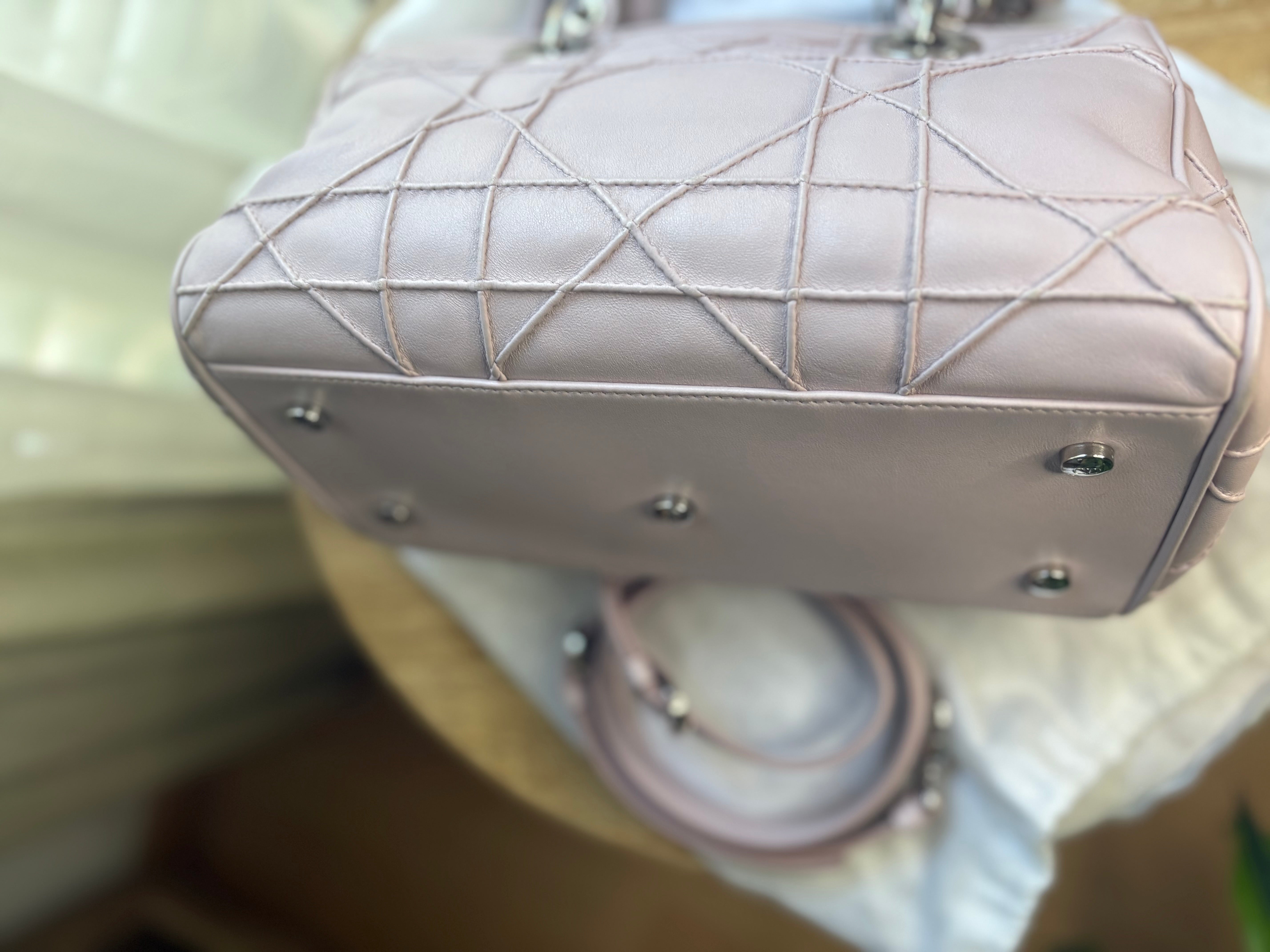 Christian Dior Lady Dior Granville – Rosa Palo con Herrajes Plateados y Bandolera