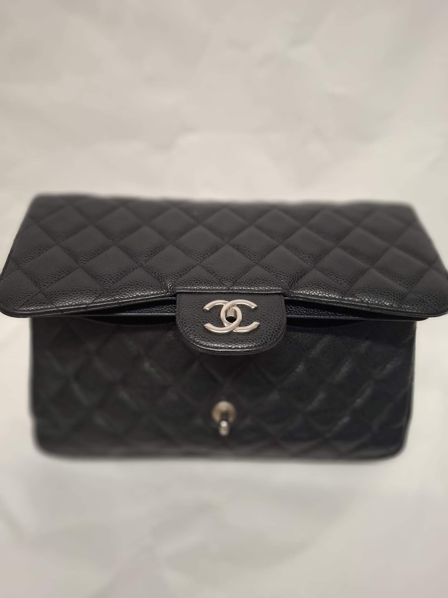 Chanel Jumbo Matelasse Classic Flap Caviar Negro