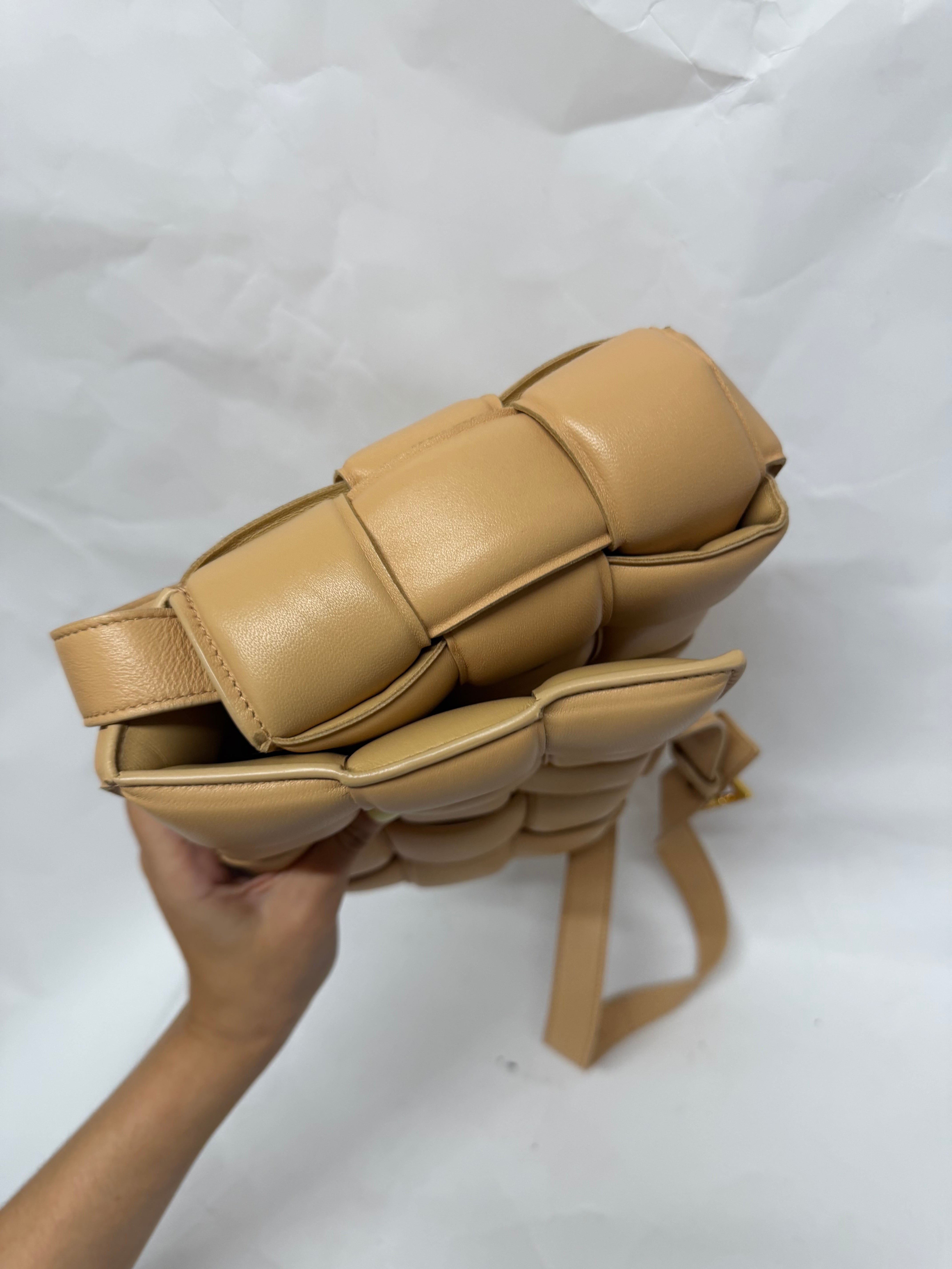 Bottega Veneta Cassette Intrecciato Nude/Beige