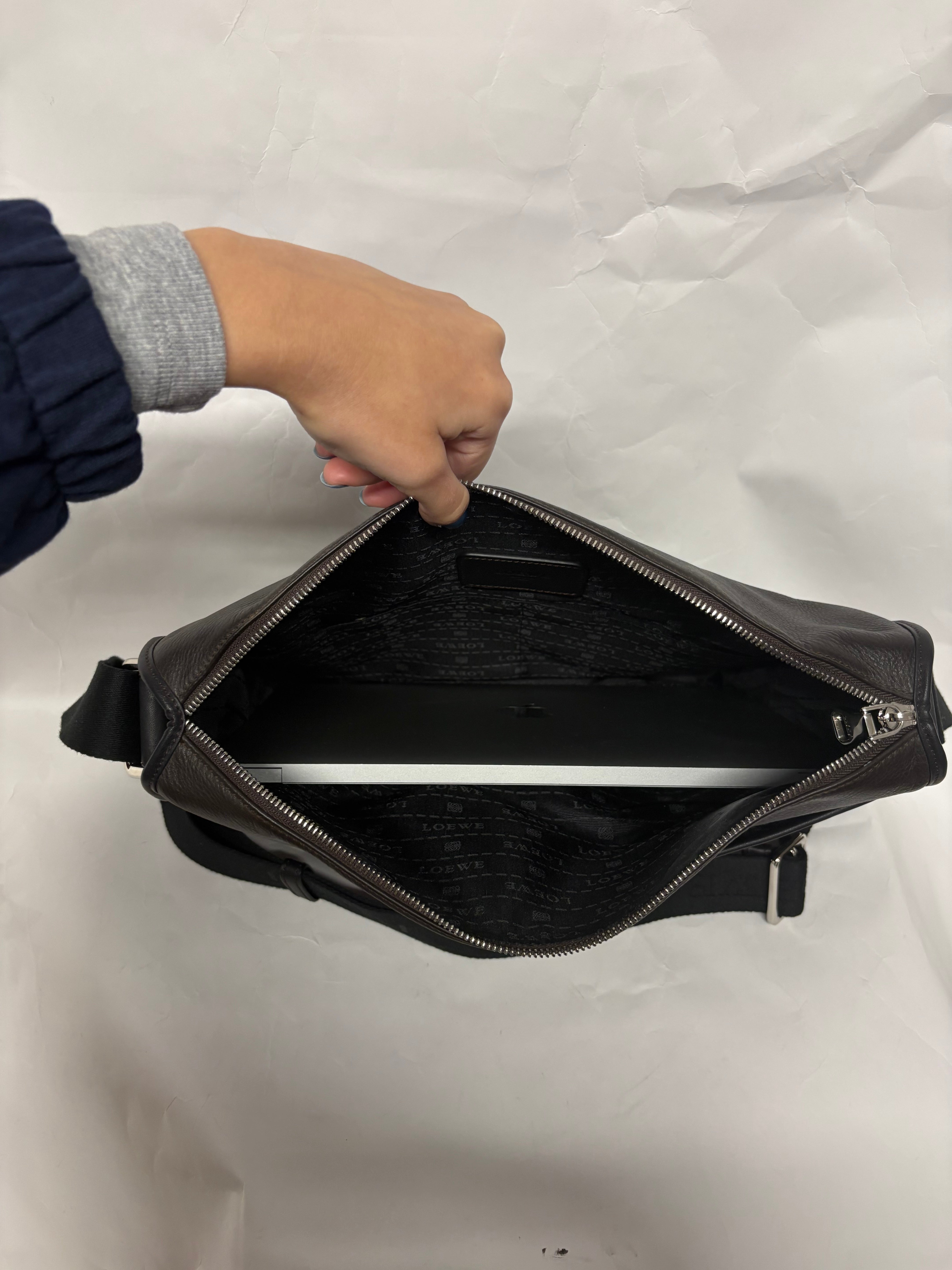 Loewe Messenger Goya Bag unisex marrón y negra