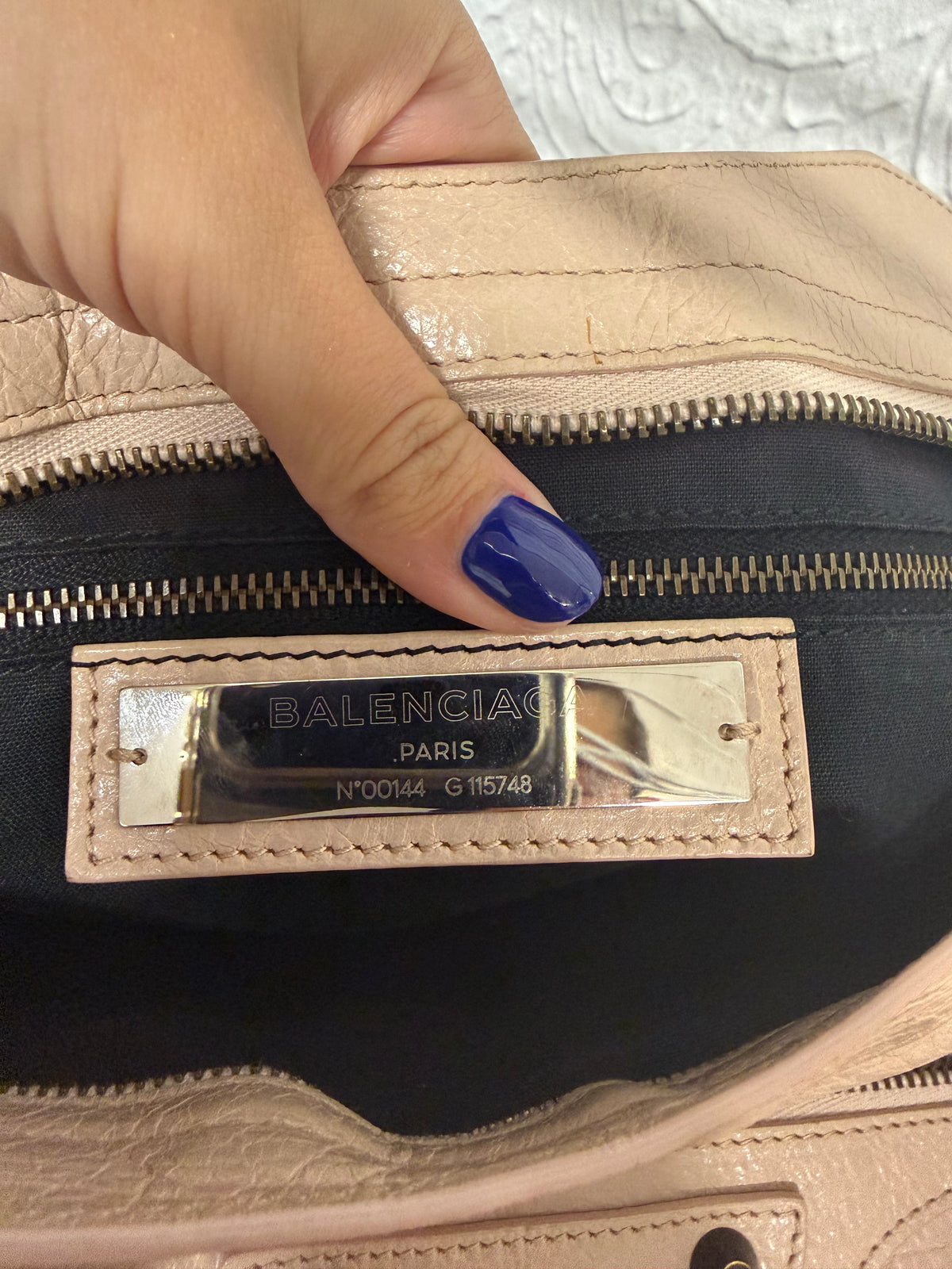 Balenciaga Classic City Piel de Cordero Rosa Palo Nude con Bandolera