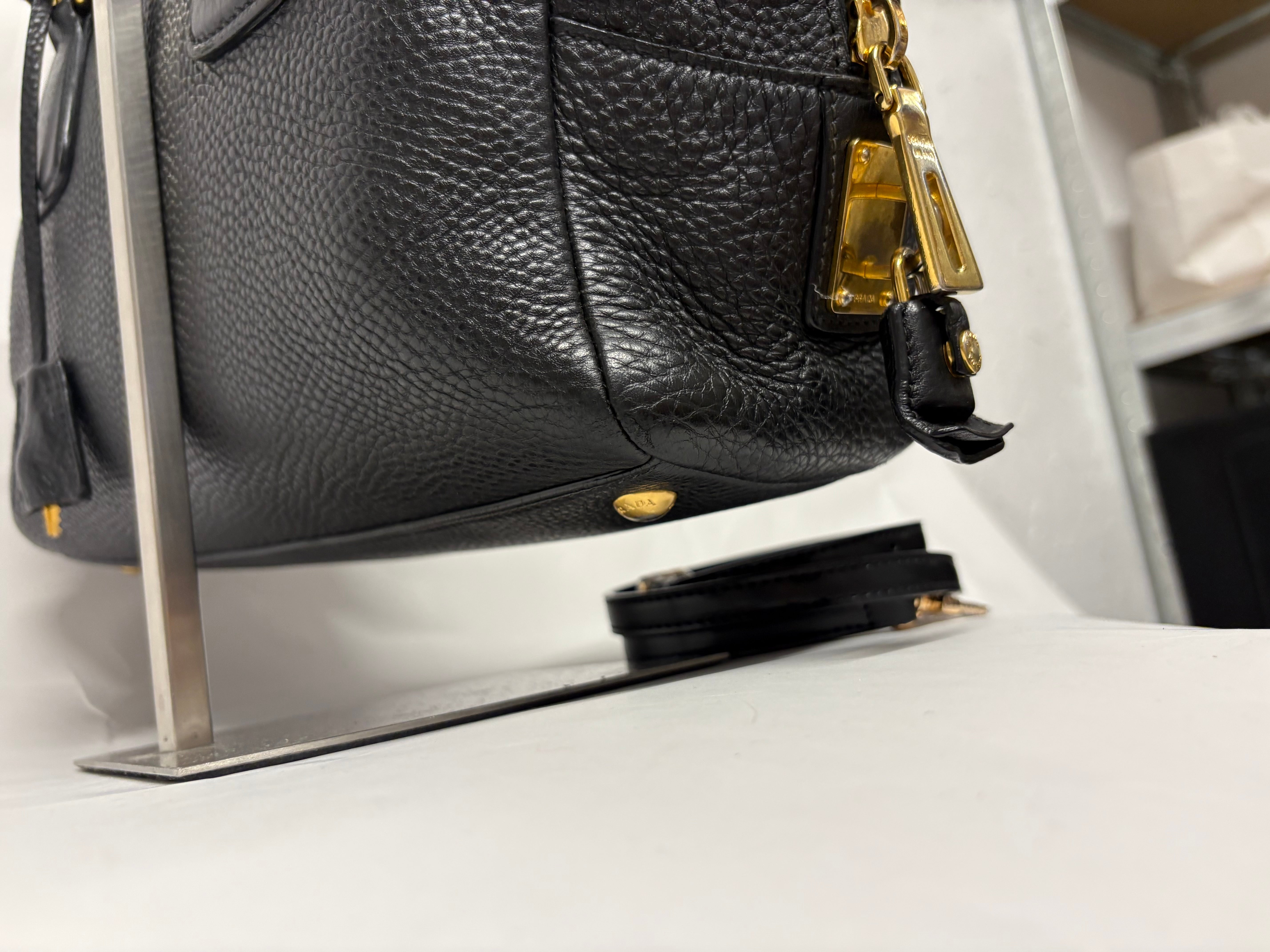 Prada Vitello Daino Negro 2-Way Original – Bandolera