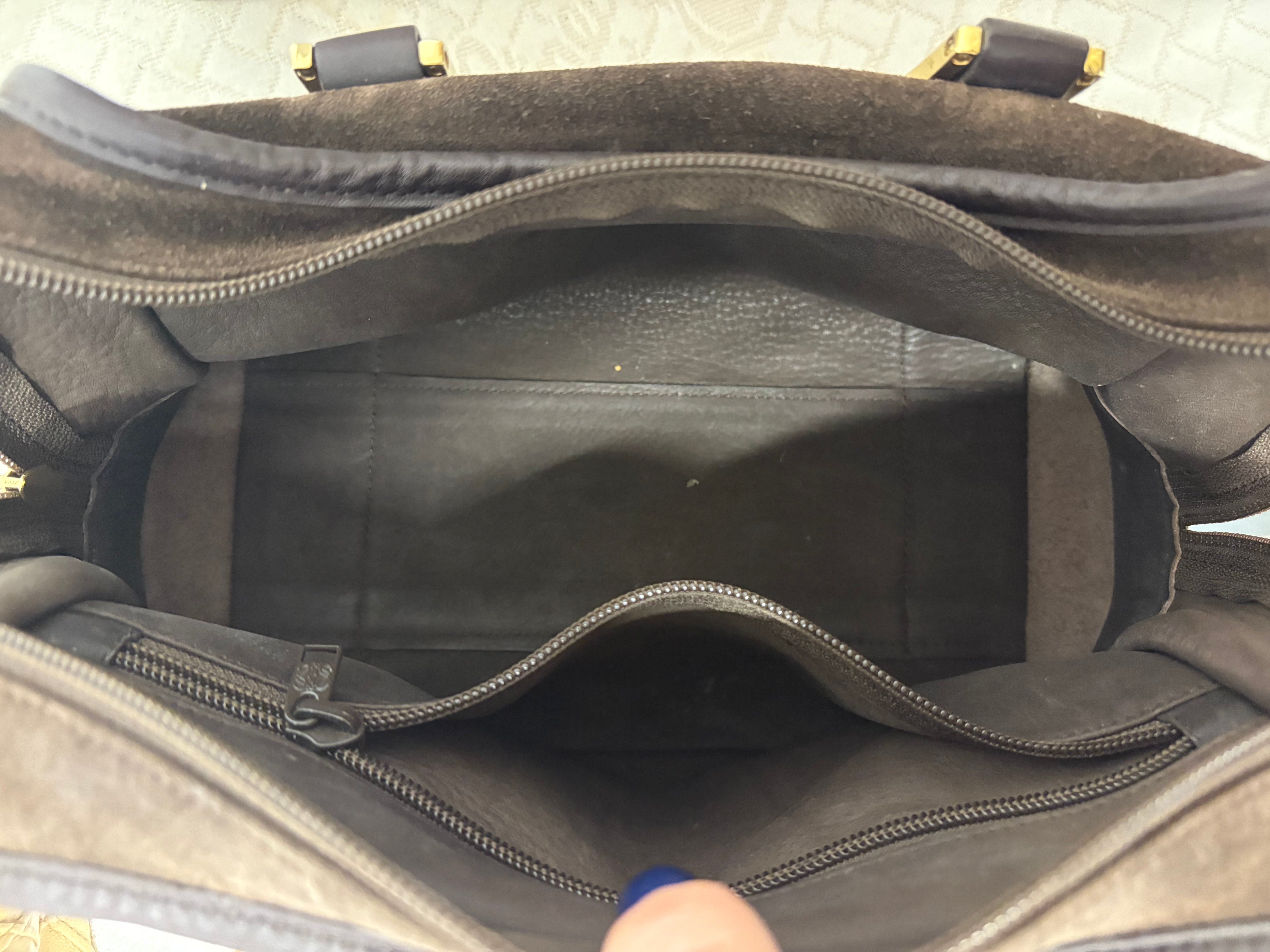 LOEWE Amazona 28 – Ante Marrón & Piel Chocolate