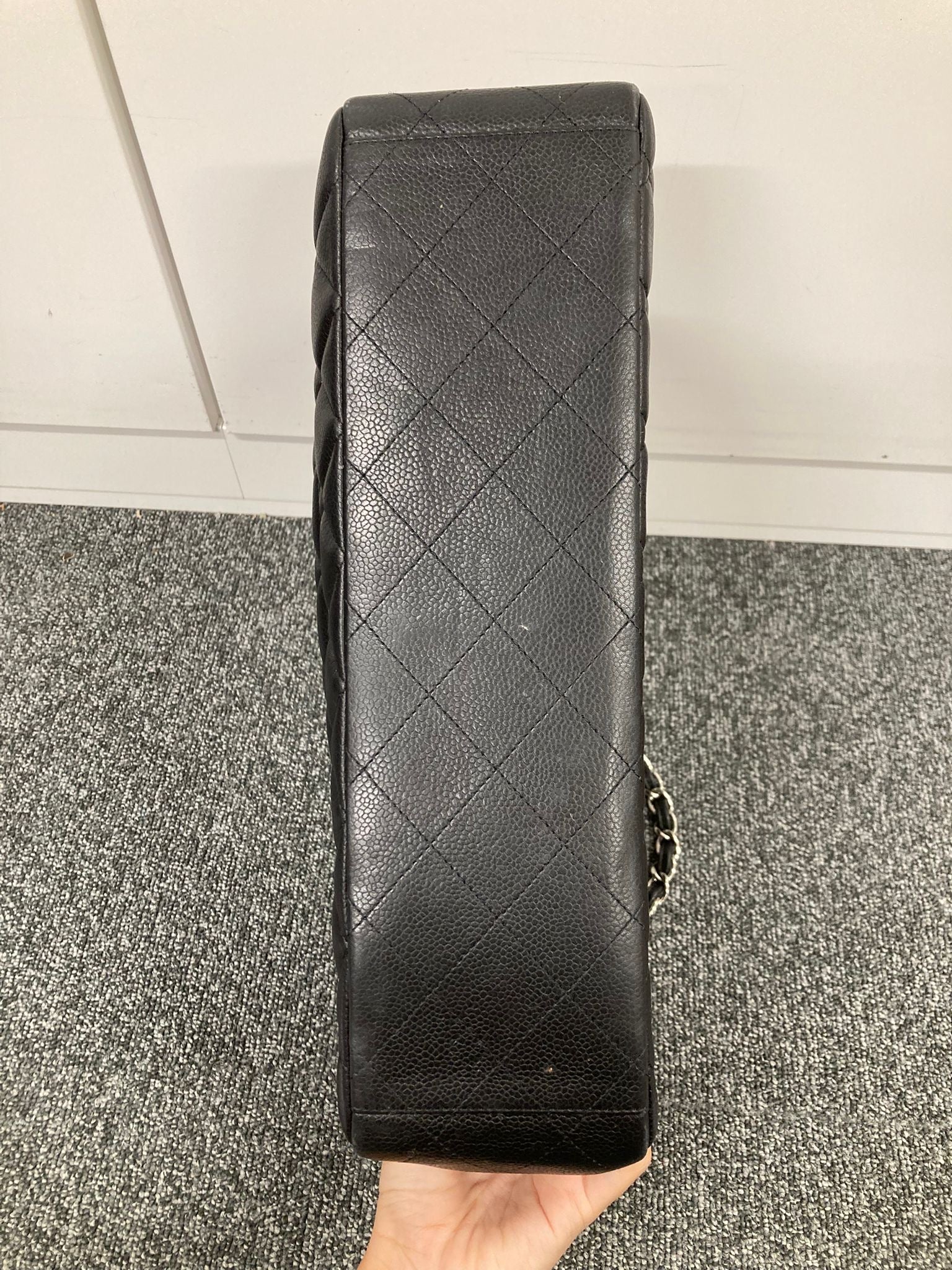 CHANEL Classic Double Flap 34 Caviar Bordeaux con herrajes plateados