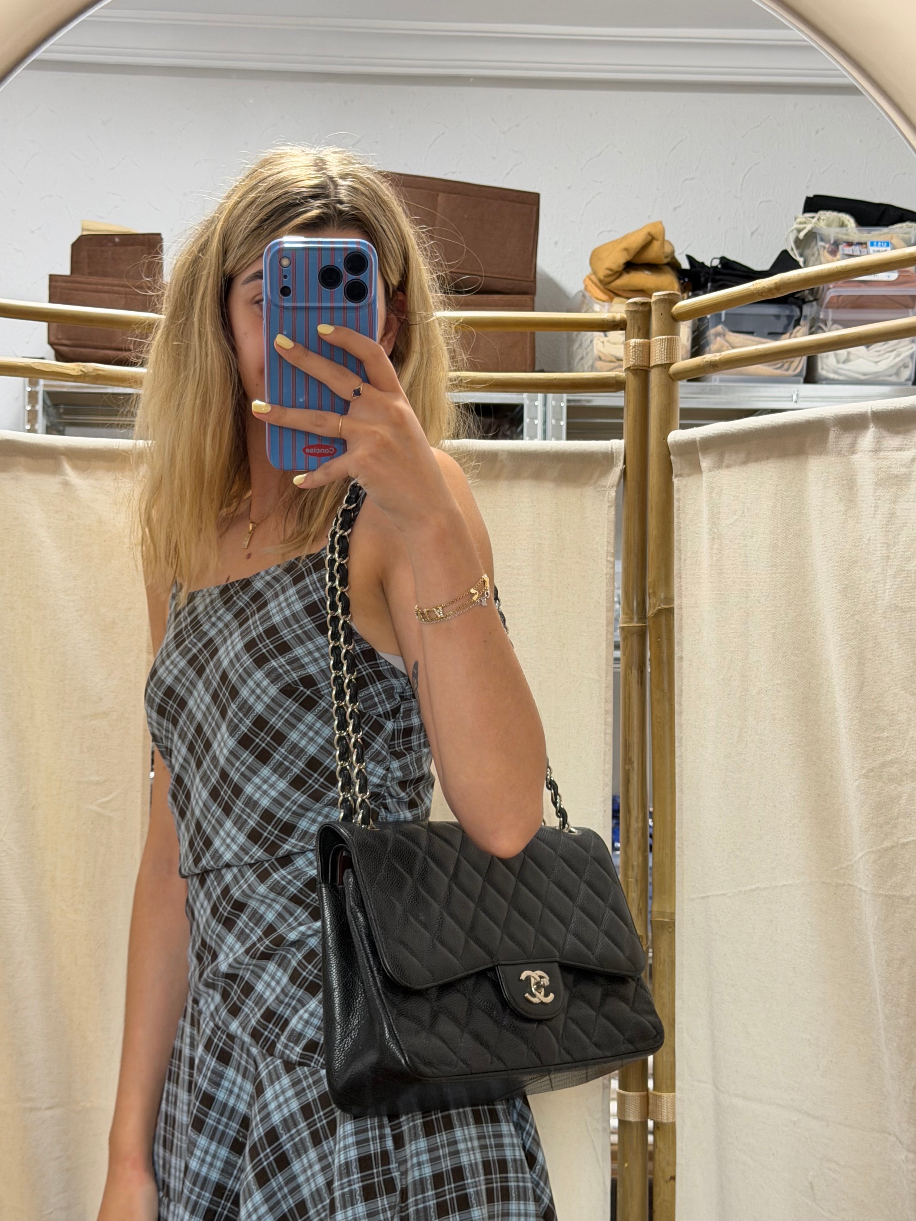 Chanel Jumbo Matelasse Classic Flap Caviar Negro