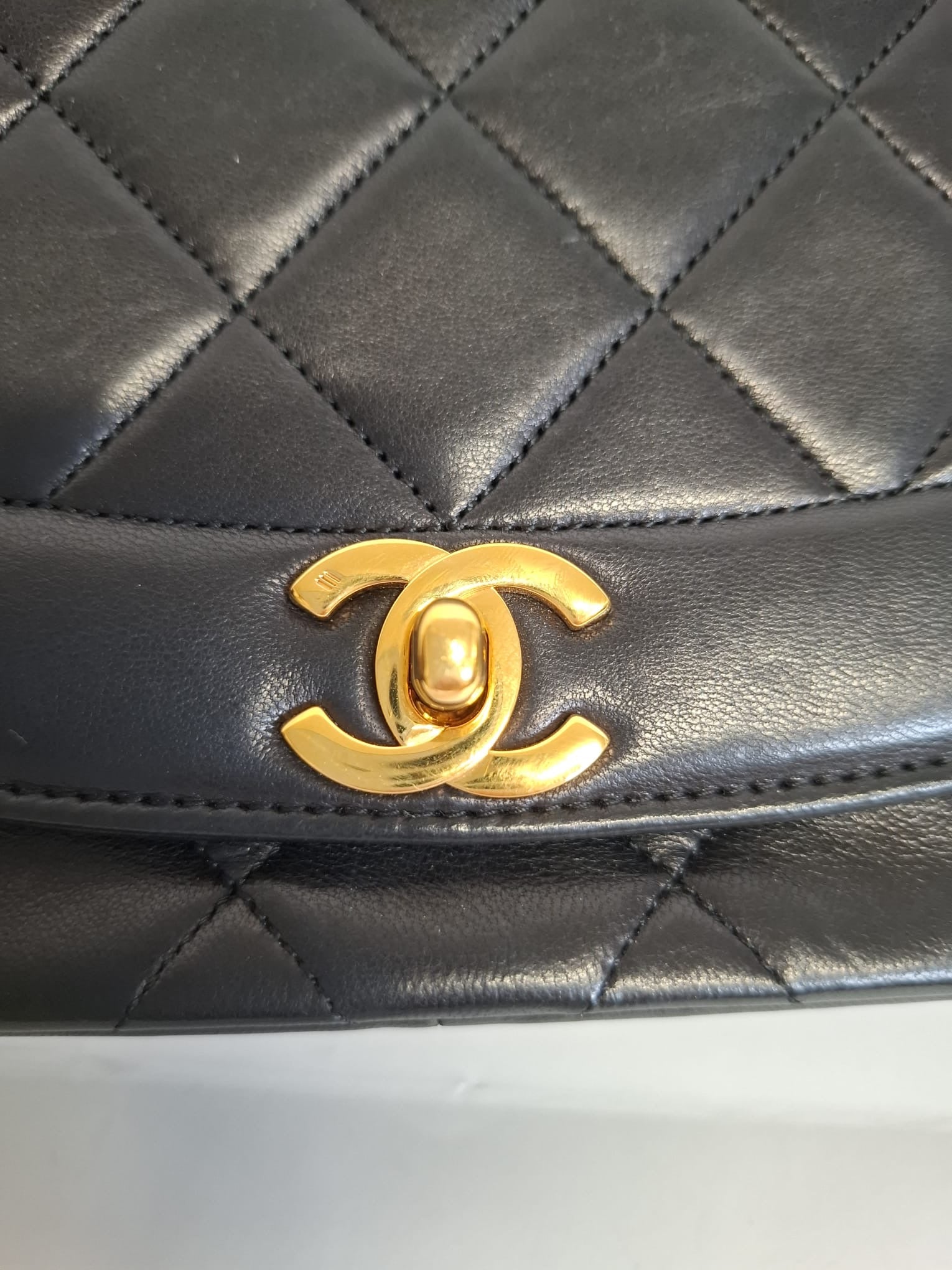 Chanel Diana Single Flap 25 Piel Cordero Negra - serie 1