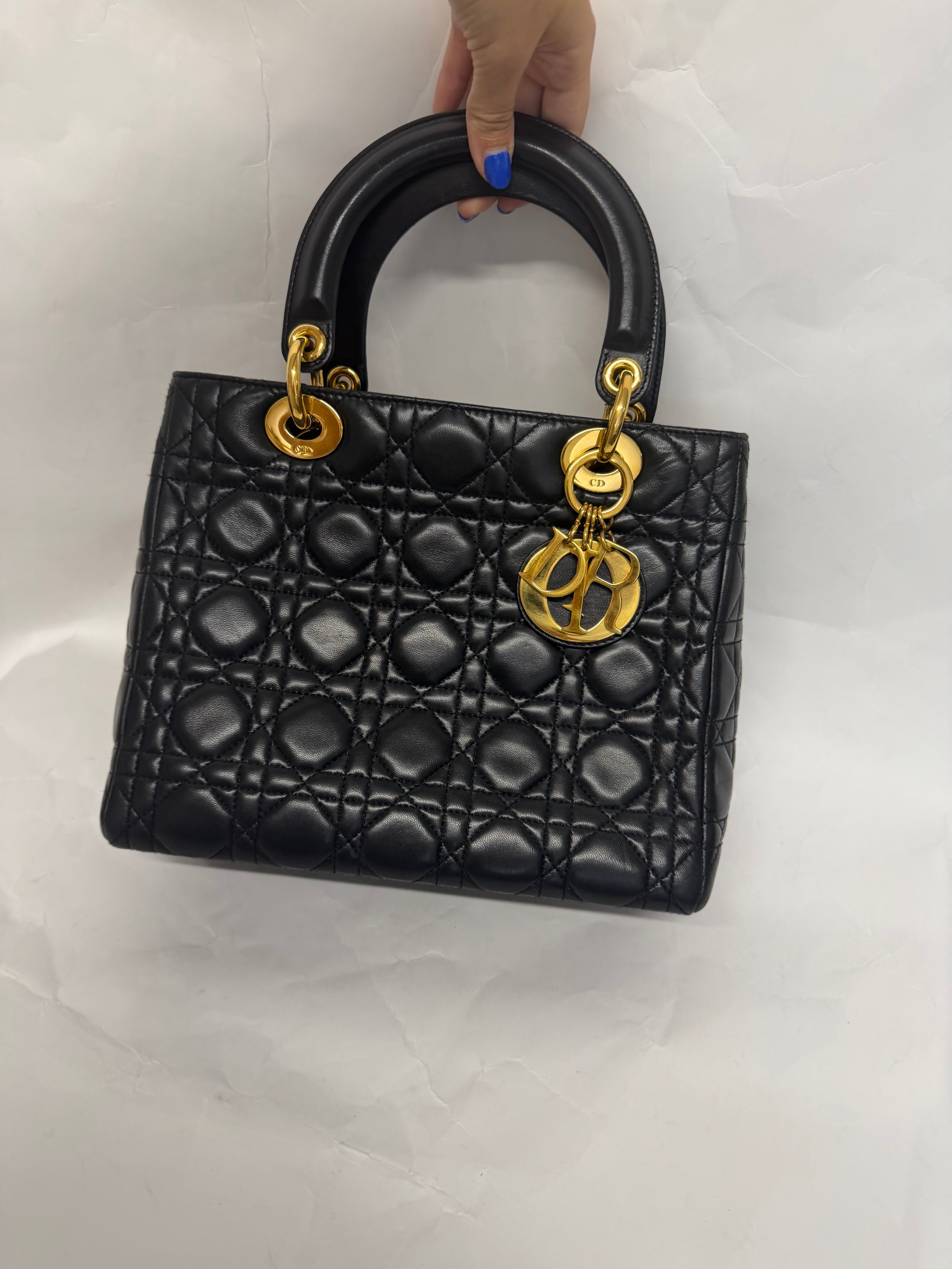 Christian Dior Lady Dior Medium | Lambskin Negro Gold