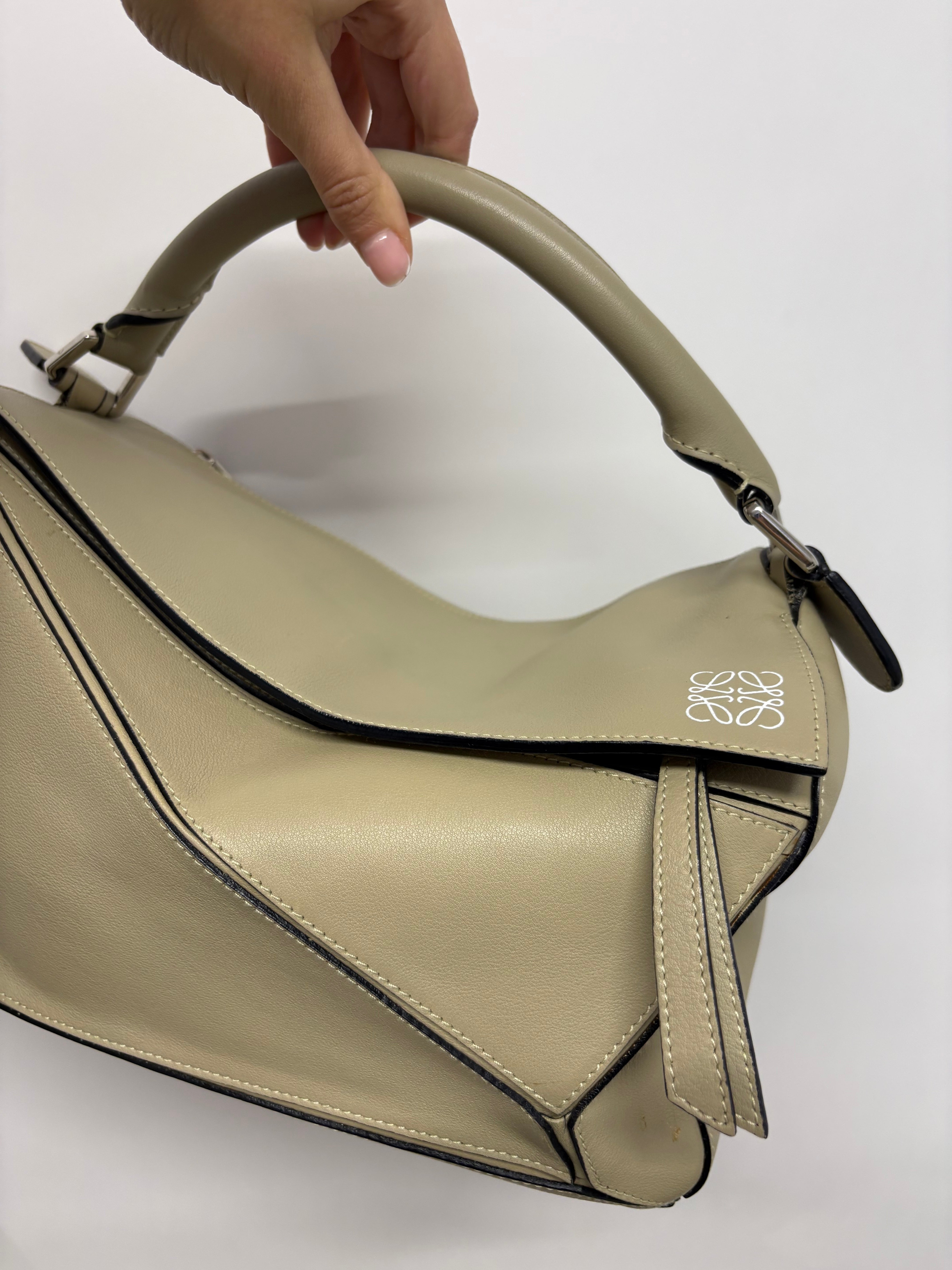 Loewe puzzle mediano Beige/ Taupe Claro
