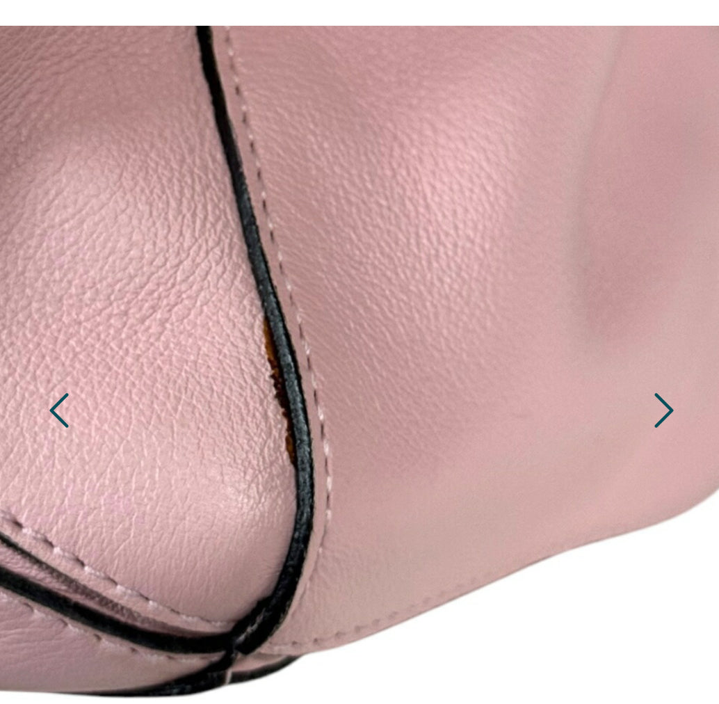 LOEWE Puzzle Rosa – Tamaño Mediano- bajo pedido
