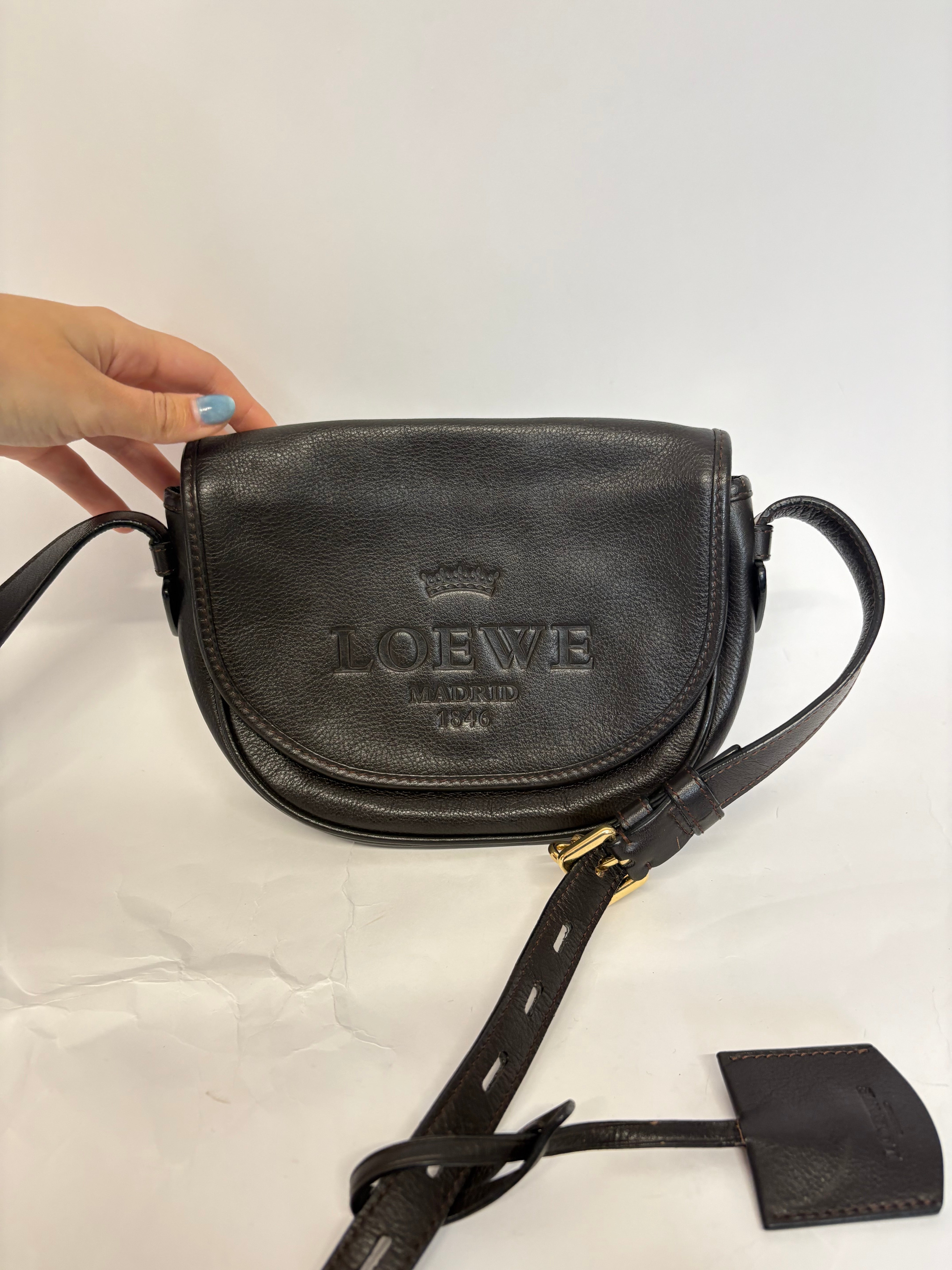 Loewe Heritage Pequeña Marrón – Vintage Crossbody Bag