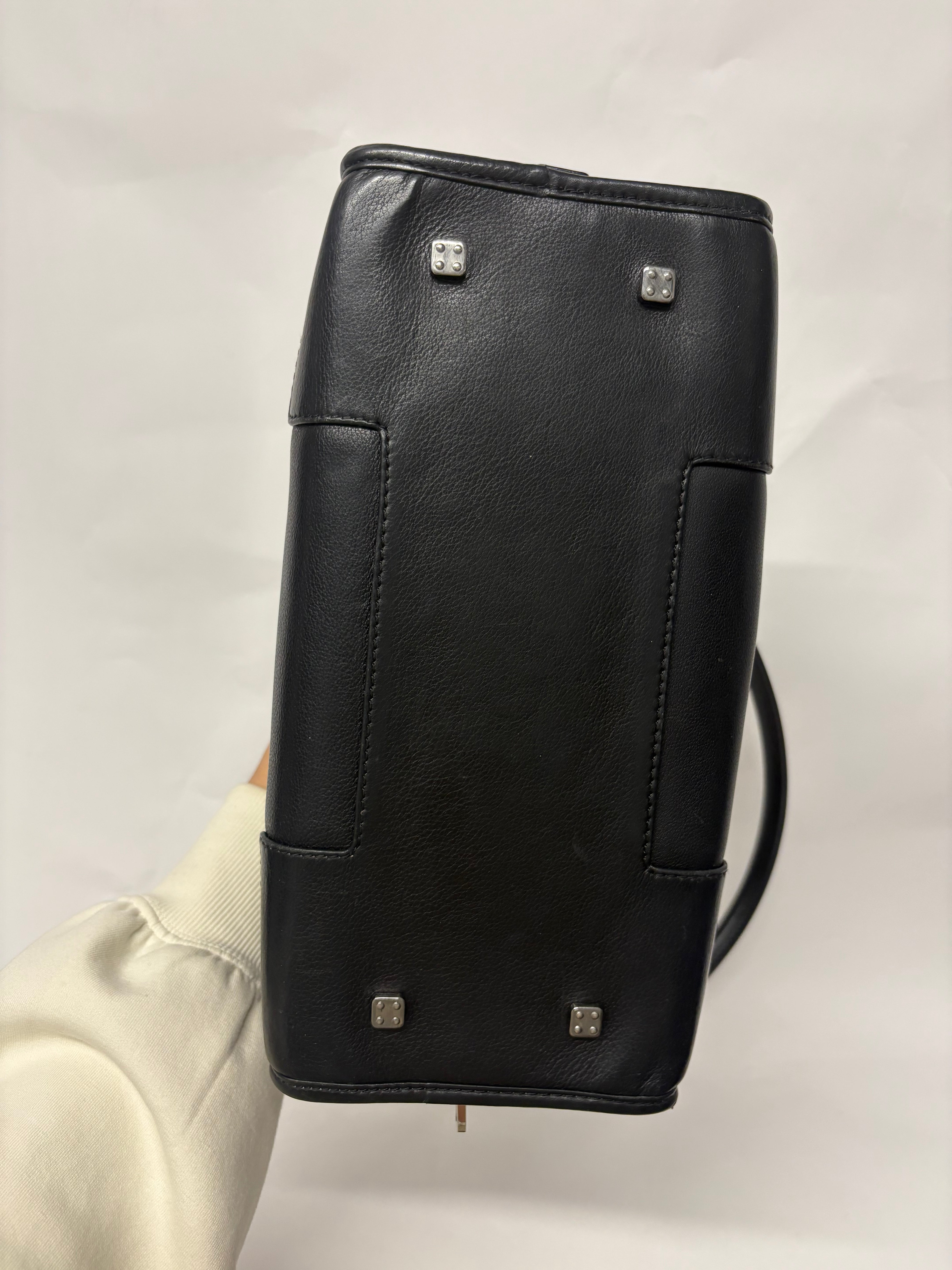 Loewe amazona 30 negro y plata con bandolera