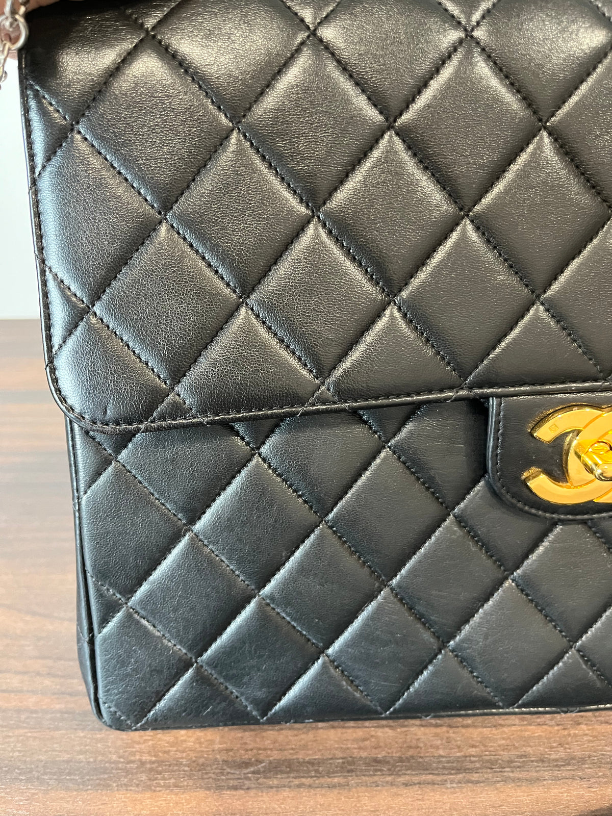 Chanel Classic Single Flap Maxi XL Piel de Cordero Negra · Serie 4