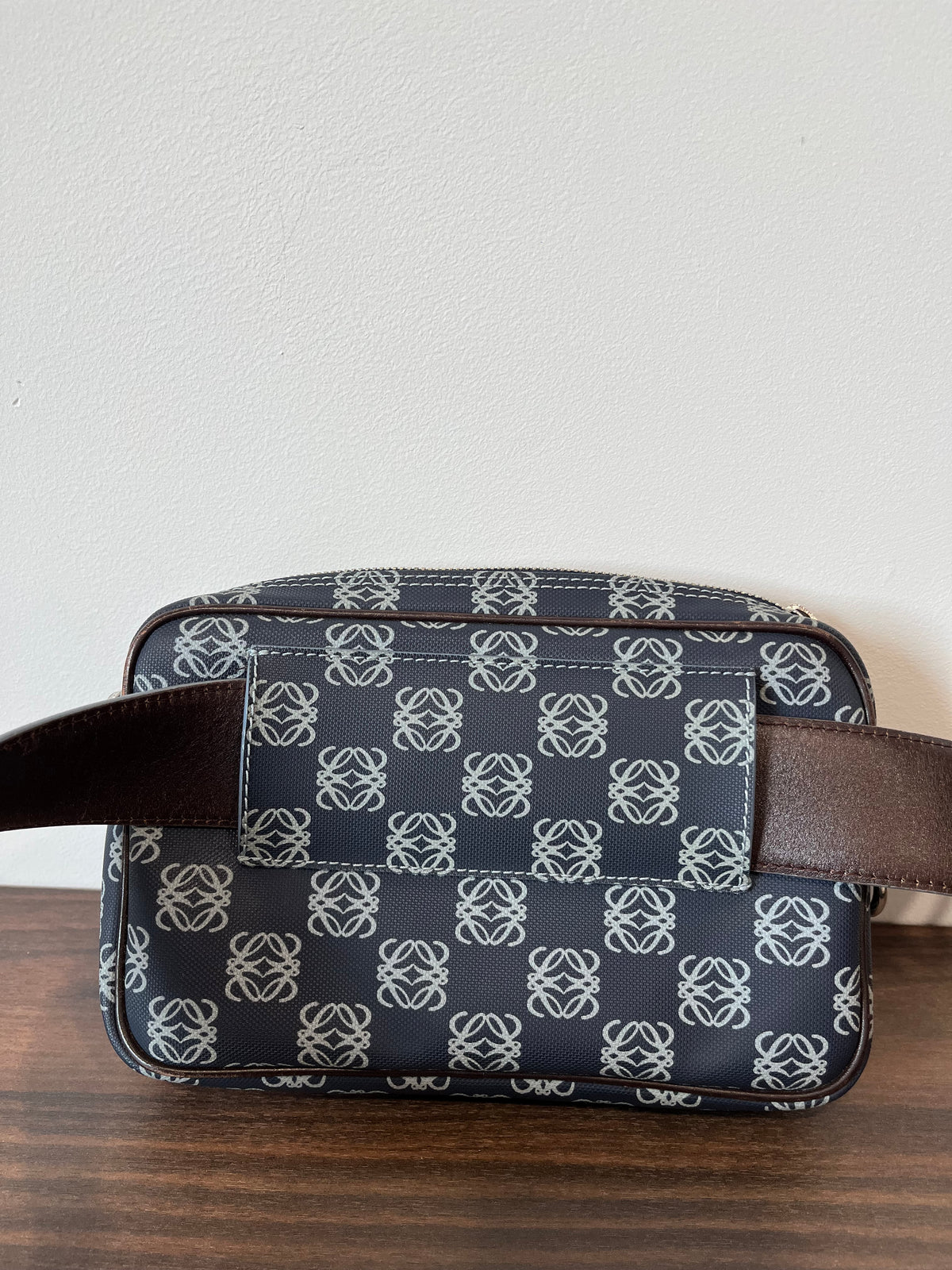 Loewe Belt Bag Jacquard Anagrama Azul Marino · tres en Uno