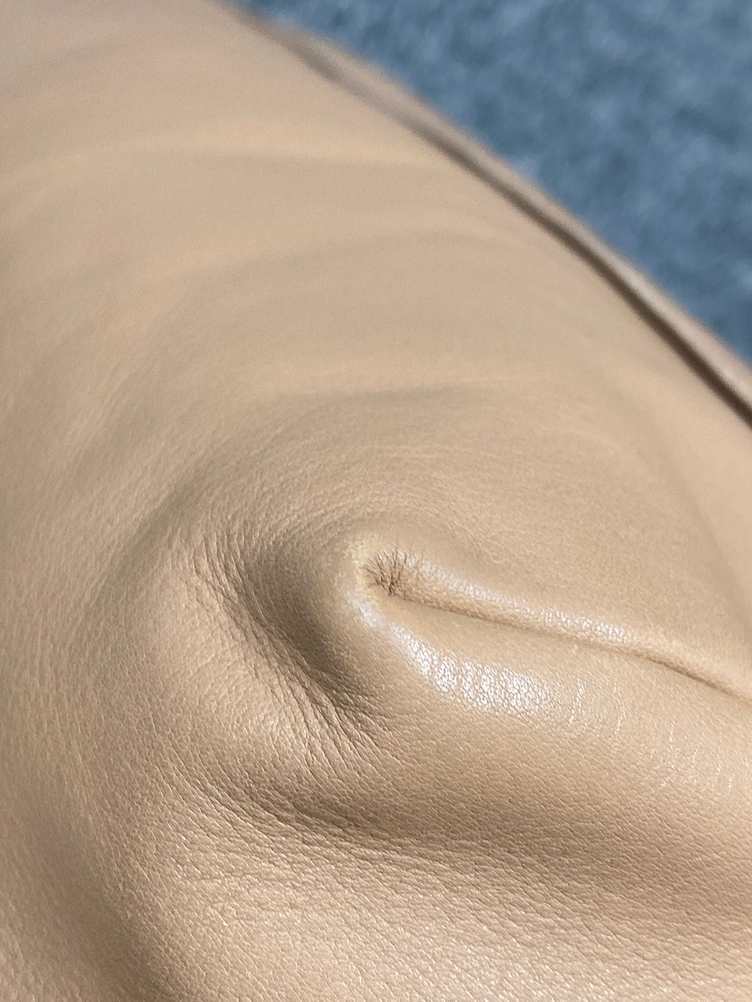 Prada Logo 2way Tote – Piel beige