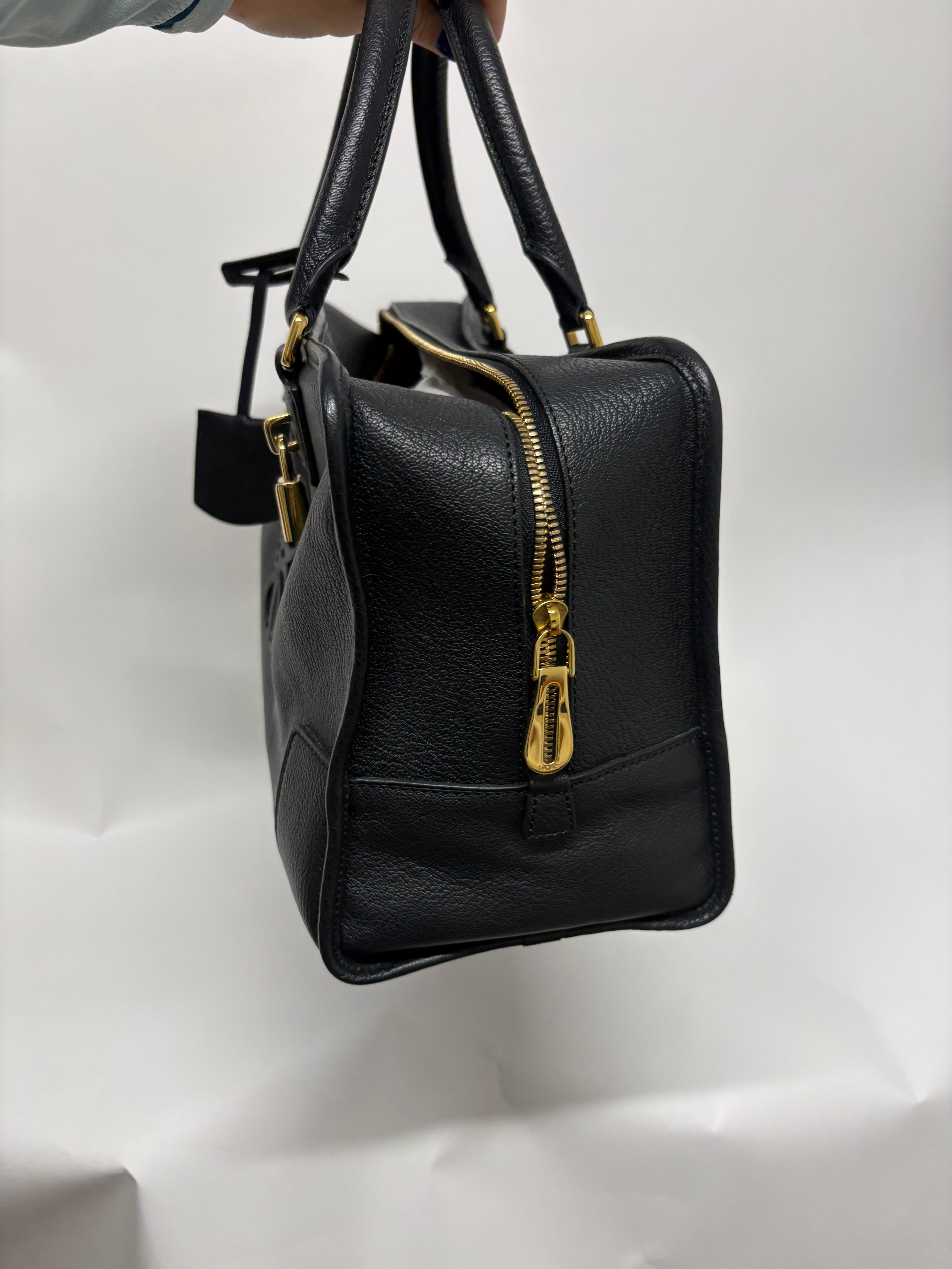Loewe amazona negro 35