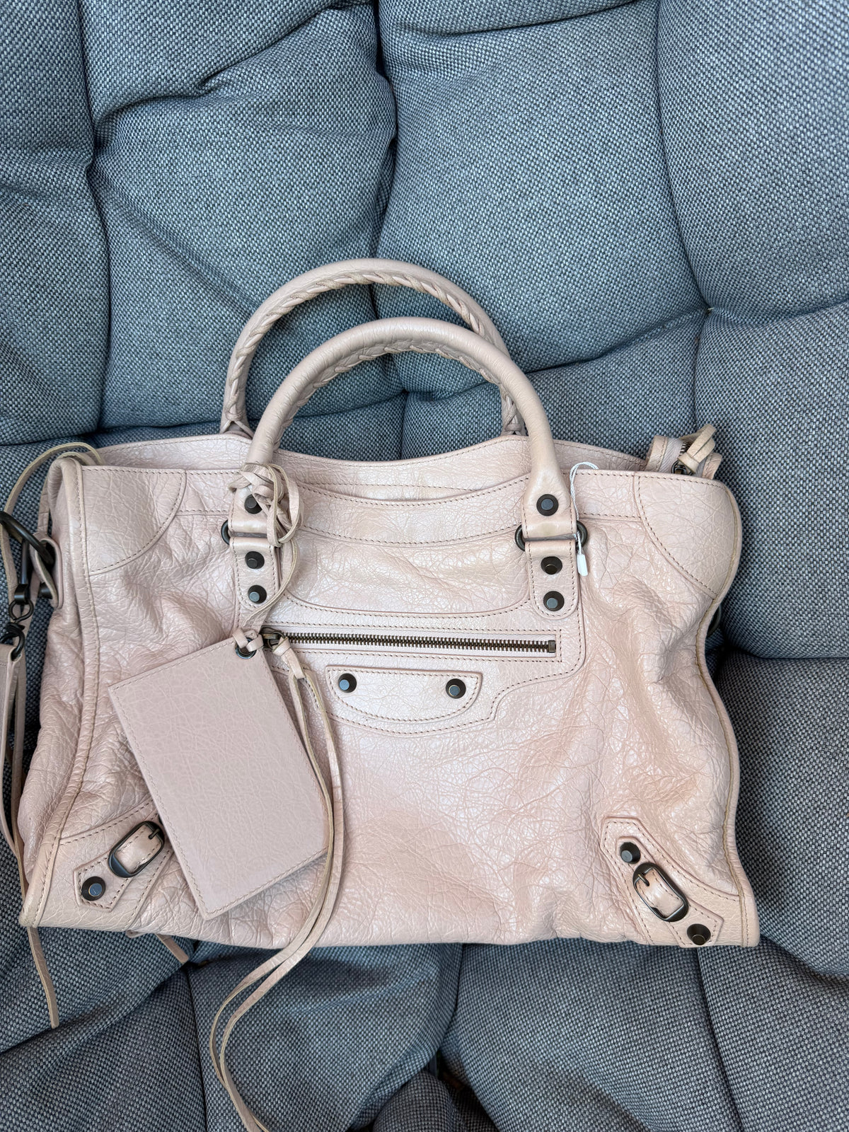 Balenciaga Classic City Piel de Cordero Rosa Palo Nude con Bandolera