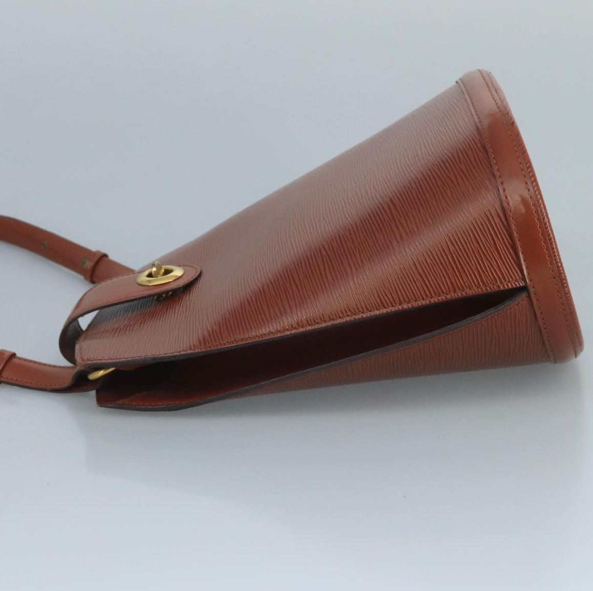 Louis Vuitton Cluny Marrón